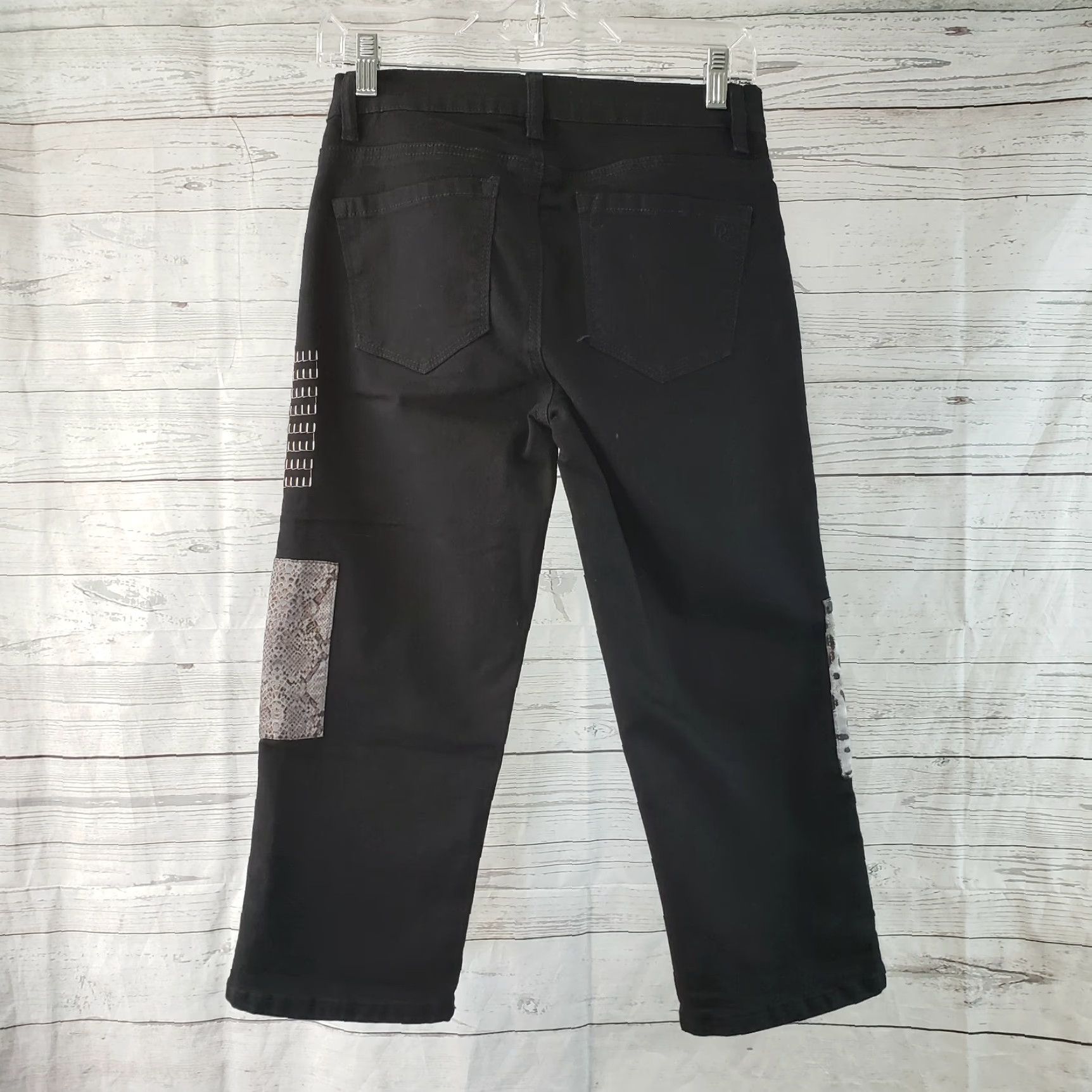 Vintage DG2 Diane Gilman Womens Cropped Jeans Sz 6P Black Embroidered Patches 20" Inseam Petite Rise 9.5" Cotton Blend Denim Shirt? Size 28" / US 6 / IT 42 - 4 Thumbnail