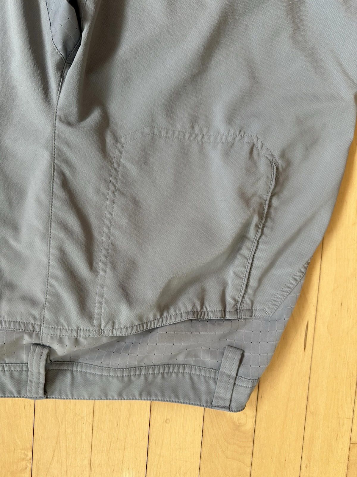 Under Armour Under Armour Shorts Mens 34 Gray Golf Loose Heatgear Size US 34 / EU 50 - 12 Thumbnail