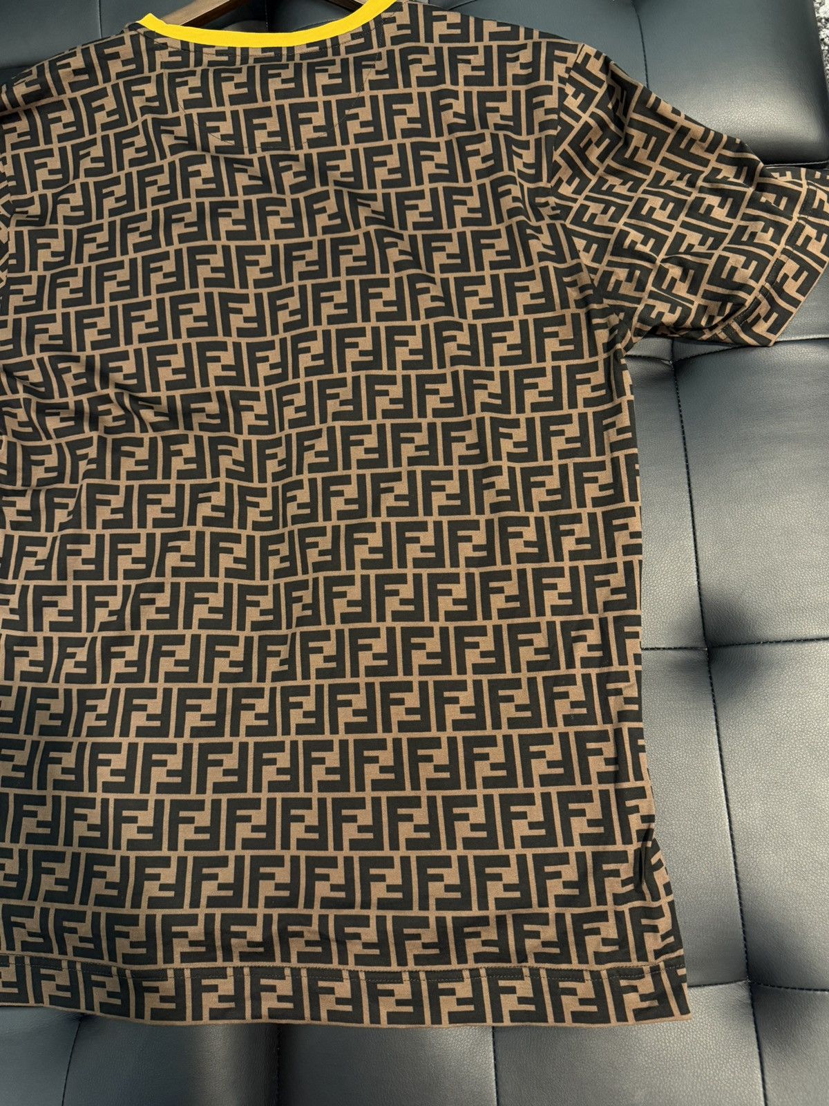 Fendi Size XL - Fendi Zucca FF Monogram Logo Printed Tee Size US XL / EU 56 / 4 - 6 Thumbnail