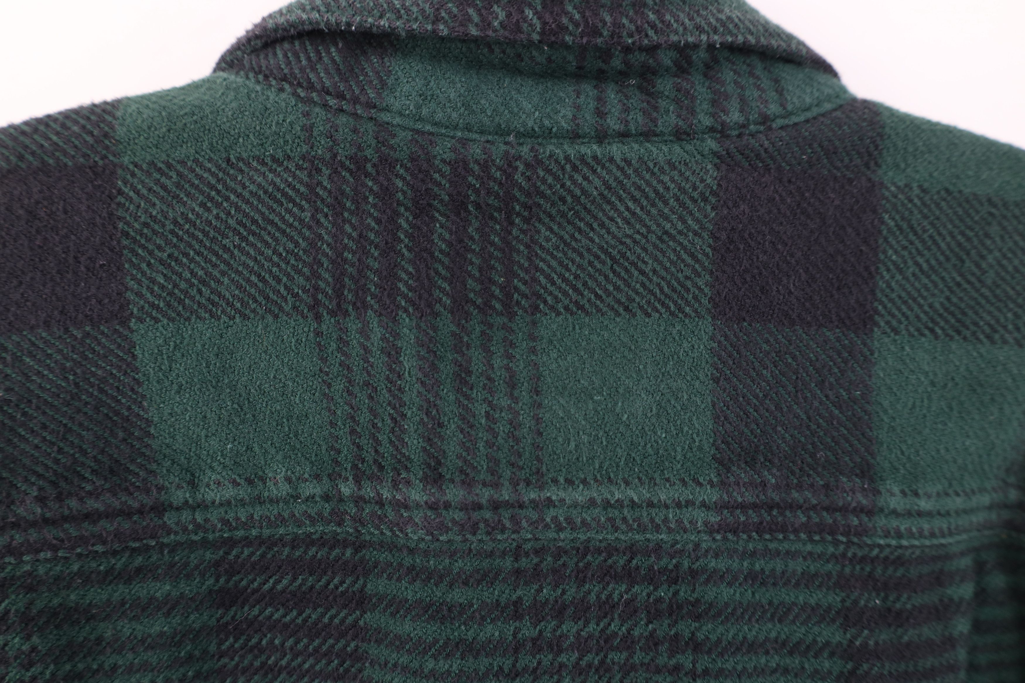 Cabelas Vintage 90s Cabelas Heavyweight Button Shirt Green Plaid Size US XL / EU 56 / 4 - 9 Thumbnail