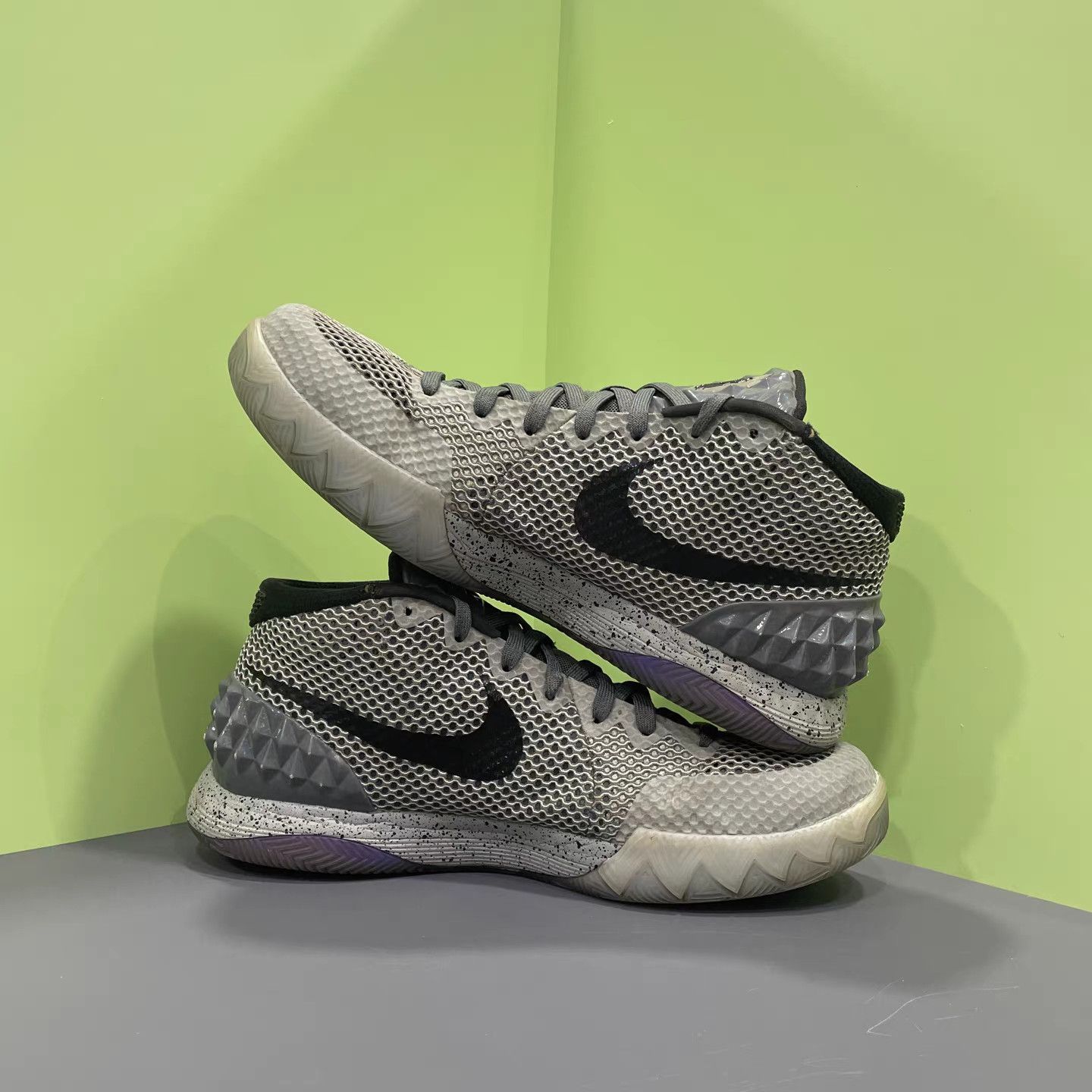 Nike Nike Kyrie 1 Basketball Shoes K15 Size US 12 / EU 45 - 5 Thumbnail