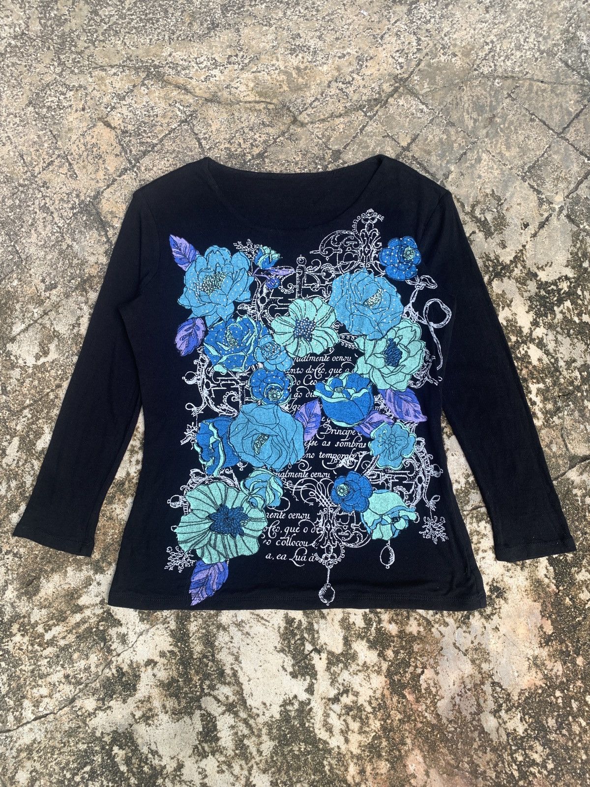 Japanese Brand y2k to the angel Japan Black Floral Poem Quotes Graphic Top Size M / US 6-8 / IT 42-44 - 1 Thumbnail