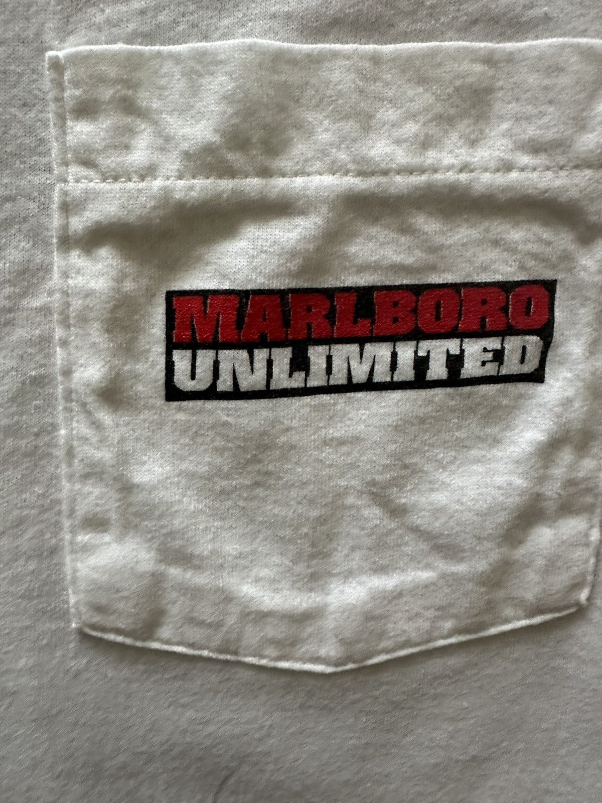 Marlboro × Marlboro Unlimited × Vintage 1995 Marlboro Unlimited Vintage 90s Cigarette Pocket T-Shirt Size US XL / EU 56 / 4 - 3 Thumbnail