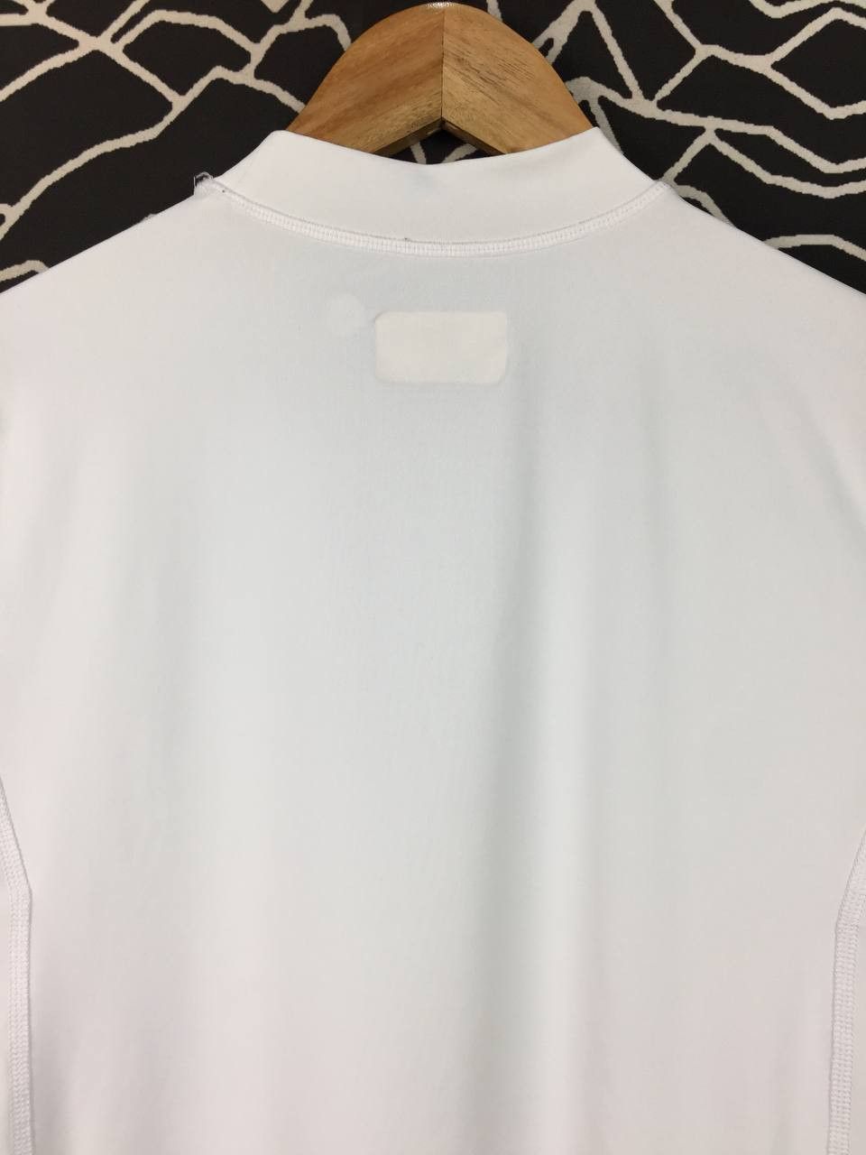 Lacoste Lacoste Sport Men's White Long Sleeve Mock Neck Base Layer Size US S / EU 44-46 / 1 - 7 Thumbnail