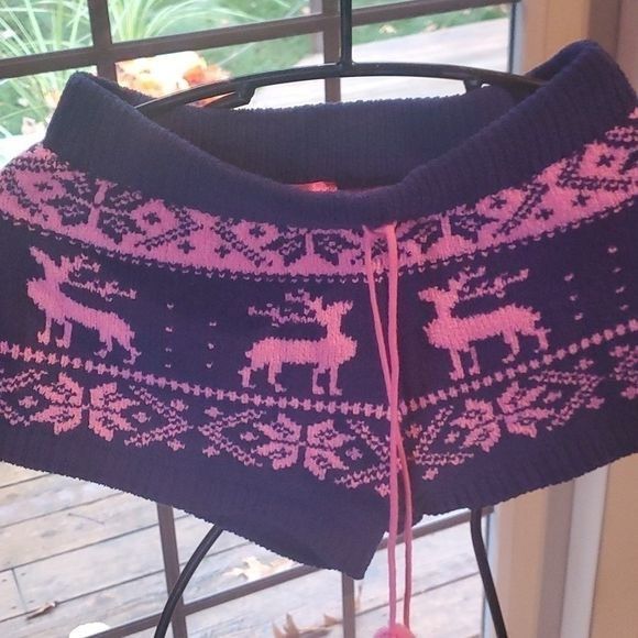 Betsey Johnson Betsey Johnson Holiday Fuzzy Hot Pink & Blue Deer Graphic Sl Size 27" / US 4 / IT 40 - 2 Thumbnail