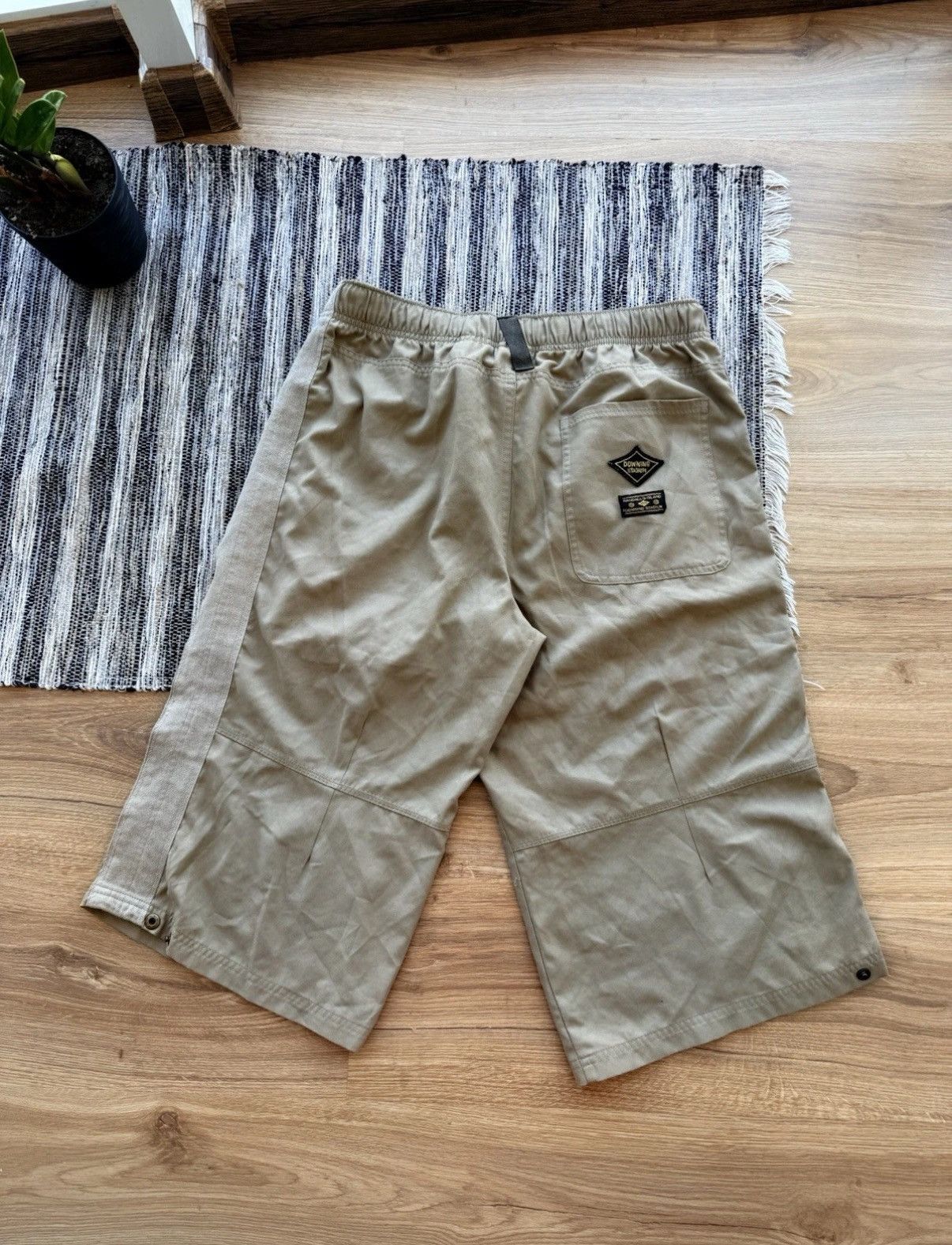 Nike VINTAGE NIKE SHORTS DOWNING STADIUM KHAKI BRIDGES Size L Size US 35 - 7 Thumbnail