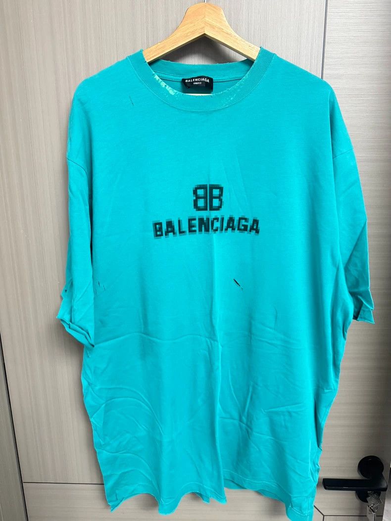 Balenciaga Balenciaga Distressed BB Logo Tee - dmc Size US S / EU 44-46 / 1 - 1 Thumbnail