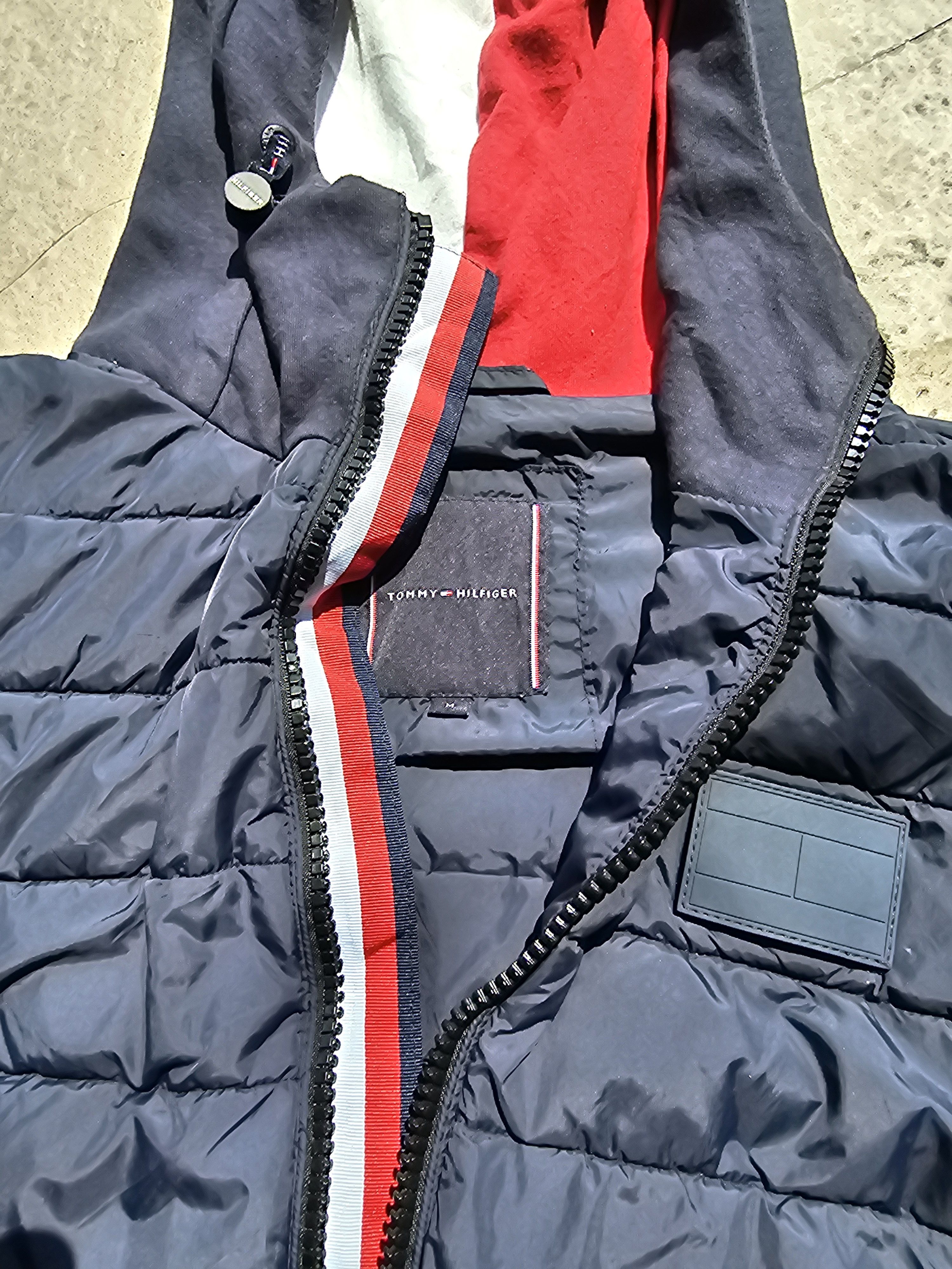 Tommy Hilfiger Tommy Hilfiger Puffer Vest with Hood – Dupont™ Sorona® Fill Size US M / EU 48-50 / 2 - 6 Thumbnail