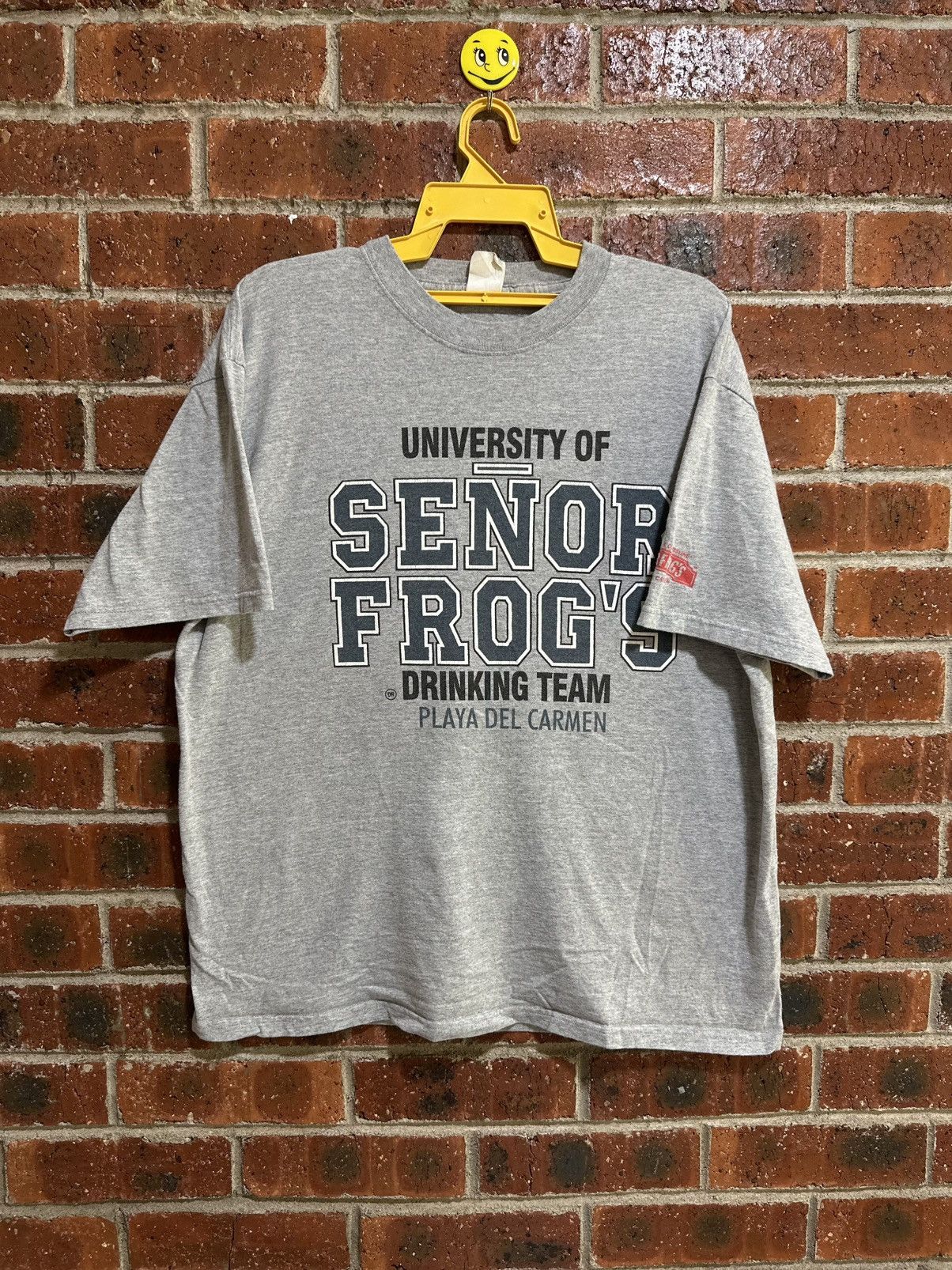 Vintage Vintage University Of Senor Frog’s Tee Size US XL / EU 56 / 4 - 1 Thumbnail