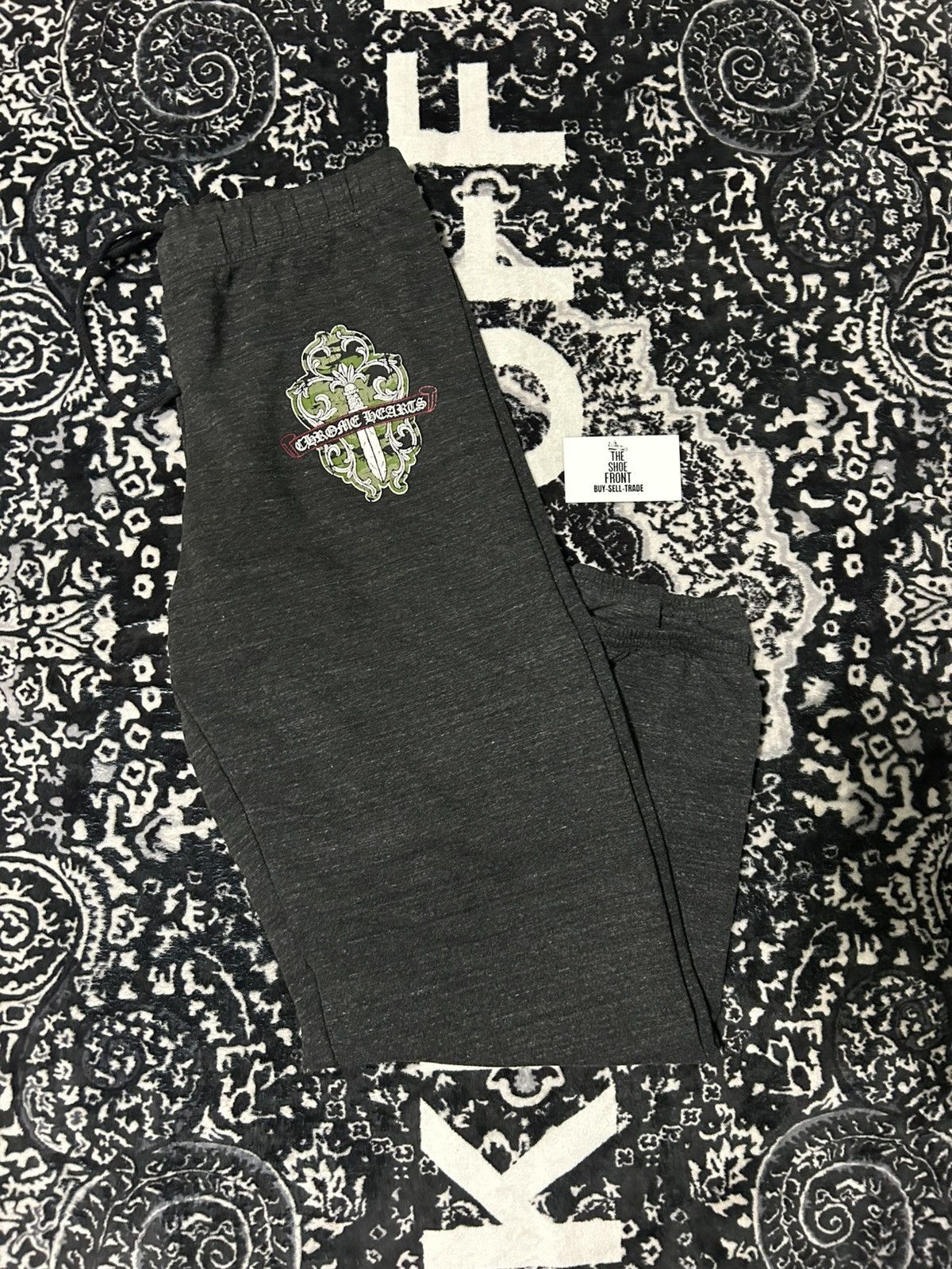 Chrome Hearts Chrome Hearts Vineyard Dagger sweats size M Size US 34 / EU 50 - 1 Thumbnail