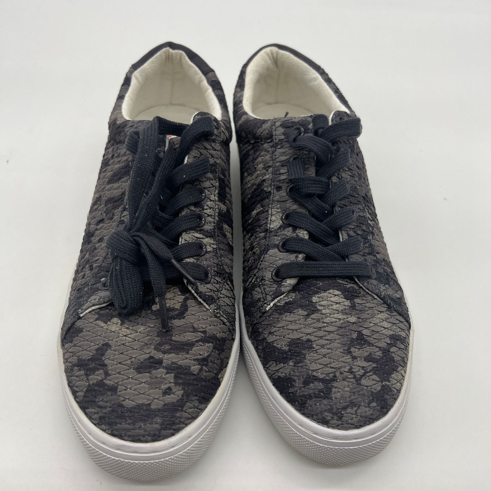 Other Isaac Mizrahi Live! SOHO Quilted Camo Sneakers Size 10 Size US 10 / IT 40 - 5 Thumbnail