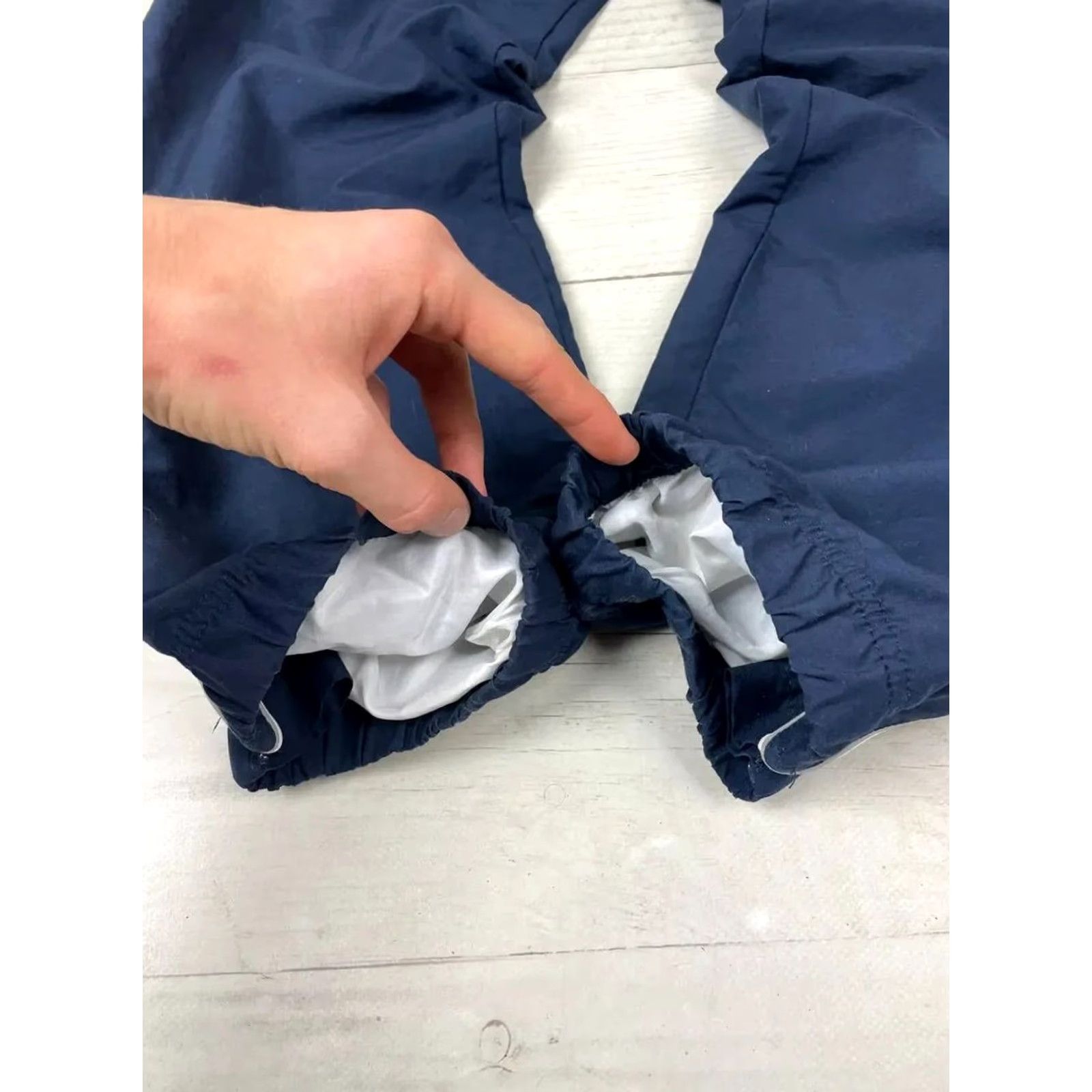 Nike VINTAGE Nike Nylon Pants Striped Track Nike Track Pants Men Size M Blue Size US 31 - 6 Thumbnail