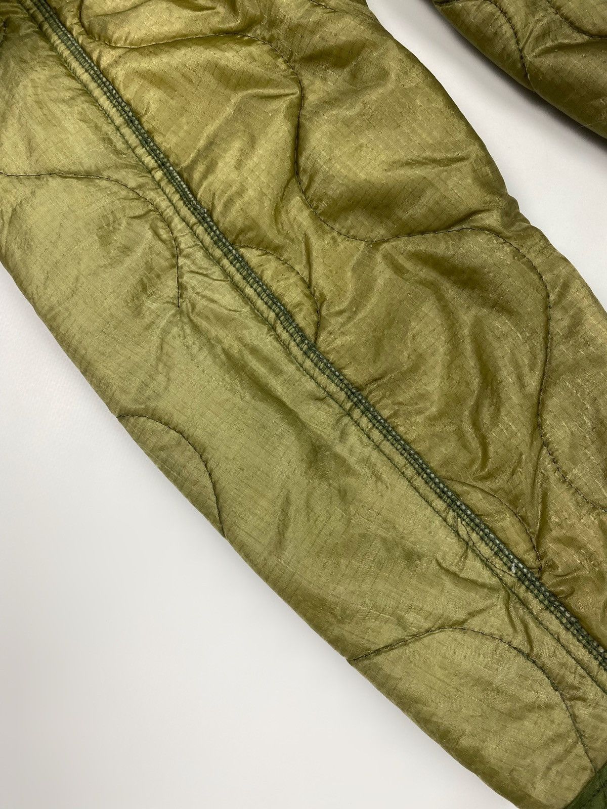 Vintage 1970’s Vintage Repaired US Army M-65 Liner Jacket Size US M / EU 48-50 / 2 - 13 Thumbnail