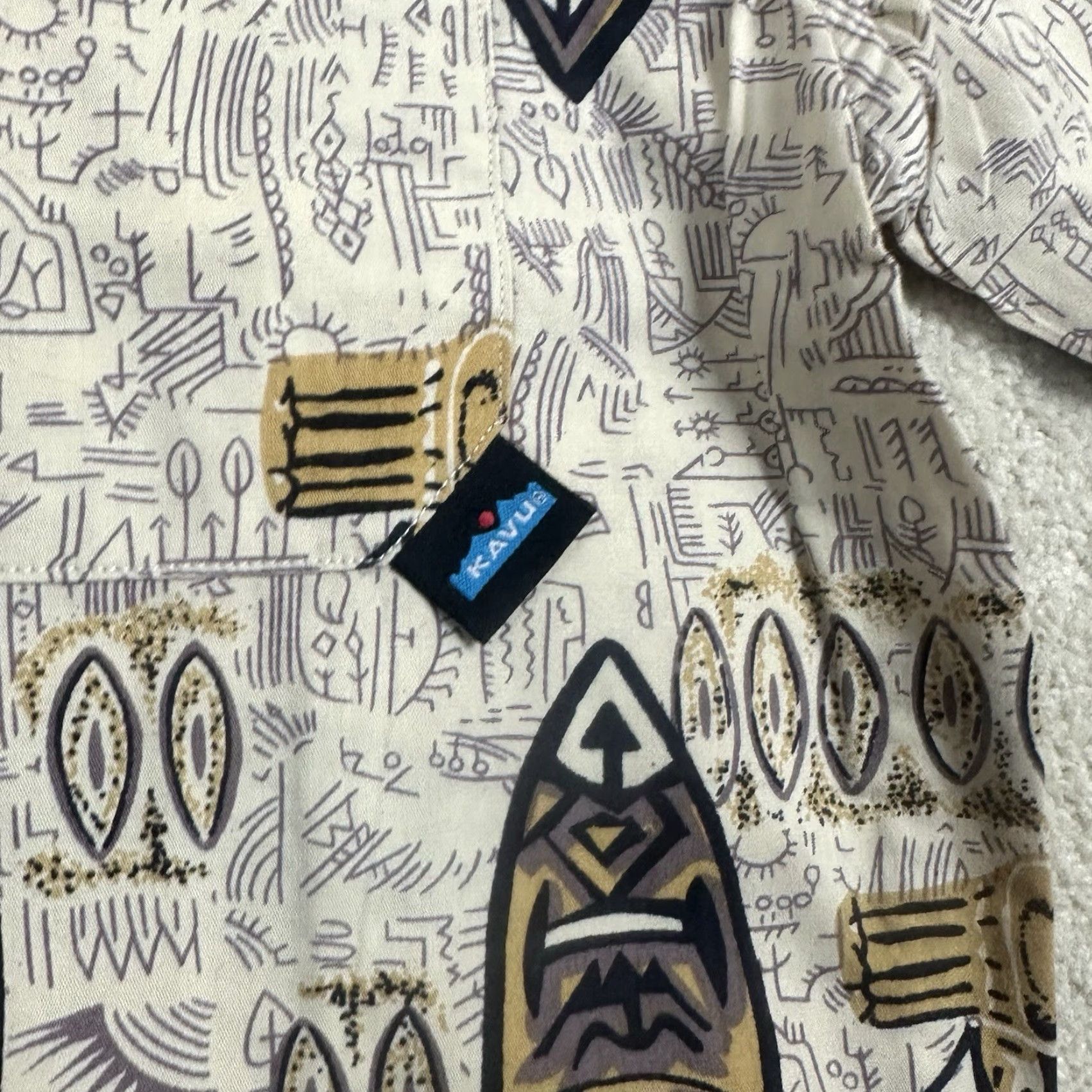 KAVU KAVU Button-Up Shirt Mens Medium Beige Polynesian NWT Casual Collared Short Sleeve Size US M / EU 48-50 / 2 - 4 Thumbnail