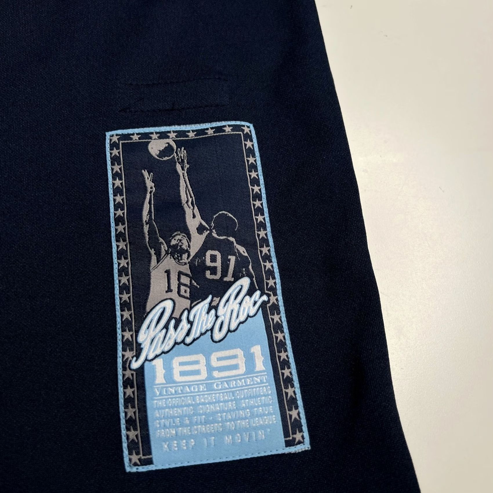 Vintage Pass The Roc Vintage Basketball Jersey Shirt XXL Blue 90s Style NWT Mens Regular Short Sleeve Jersey Streetwear Cap Sleeve Size US XXL / EU 58 / 5 - 8 Thumbnail