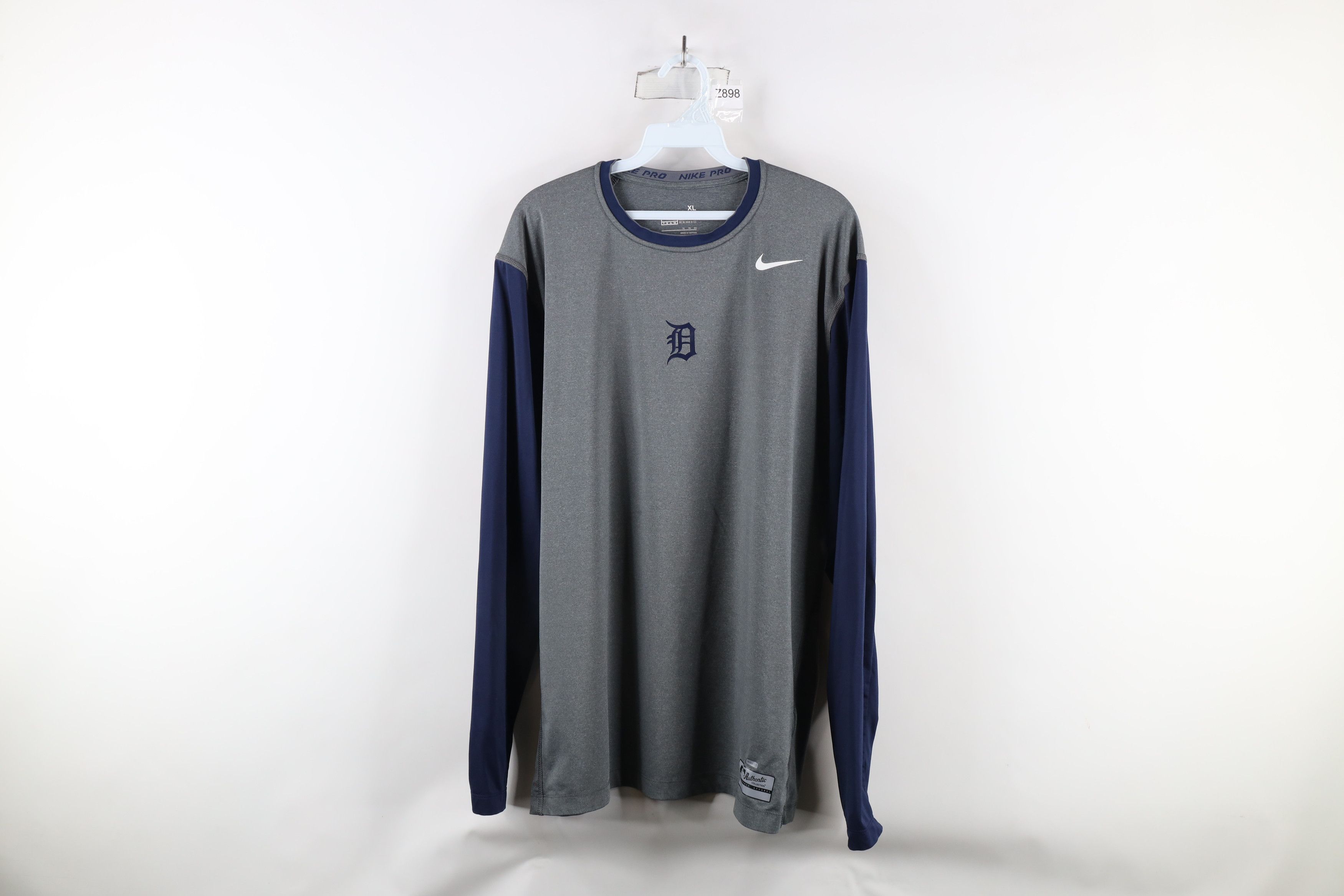 Nike × Vintage Nike Pro Detroit Tigers Baseball Old English D T-Shirt Gray Size US XL / EU 56 / 4 - 1 Thumbnail