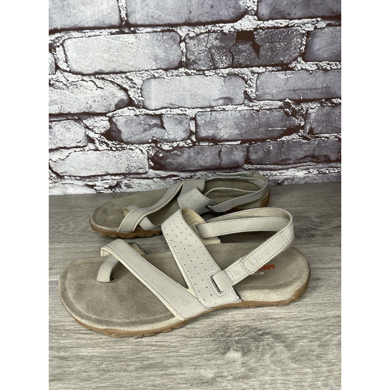 Merrell Merrell Aluminum Grey Suede Synthetic Toe Strap Foam Sandals Size US 9 / IT 39 - 1 Thumbnail