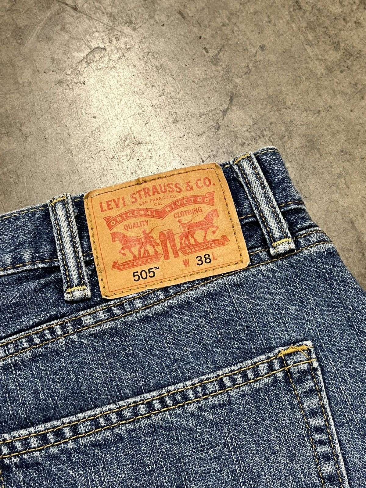 Levi's × Vintage Levi’s jorts baggy fit y2k skater streetwear hype vintage Size US 38 / EU 54 - 6 Thumbnail