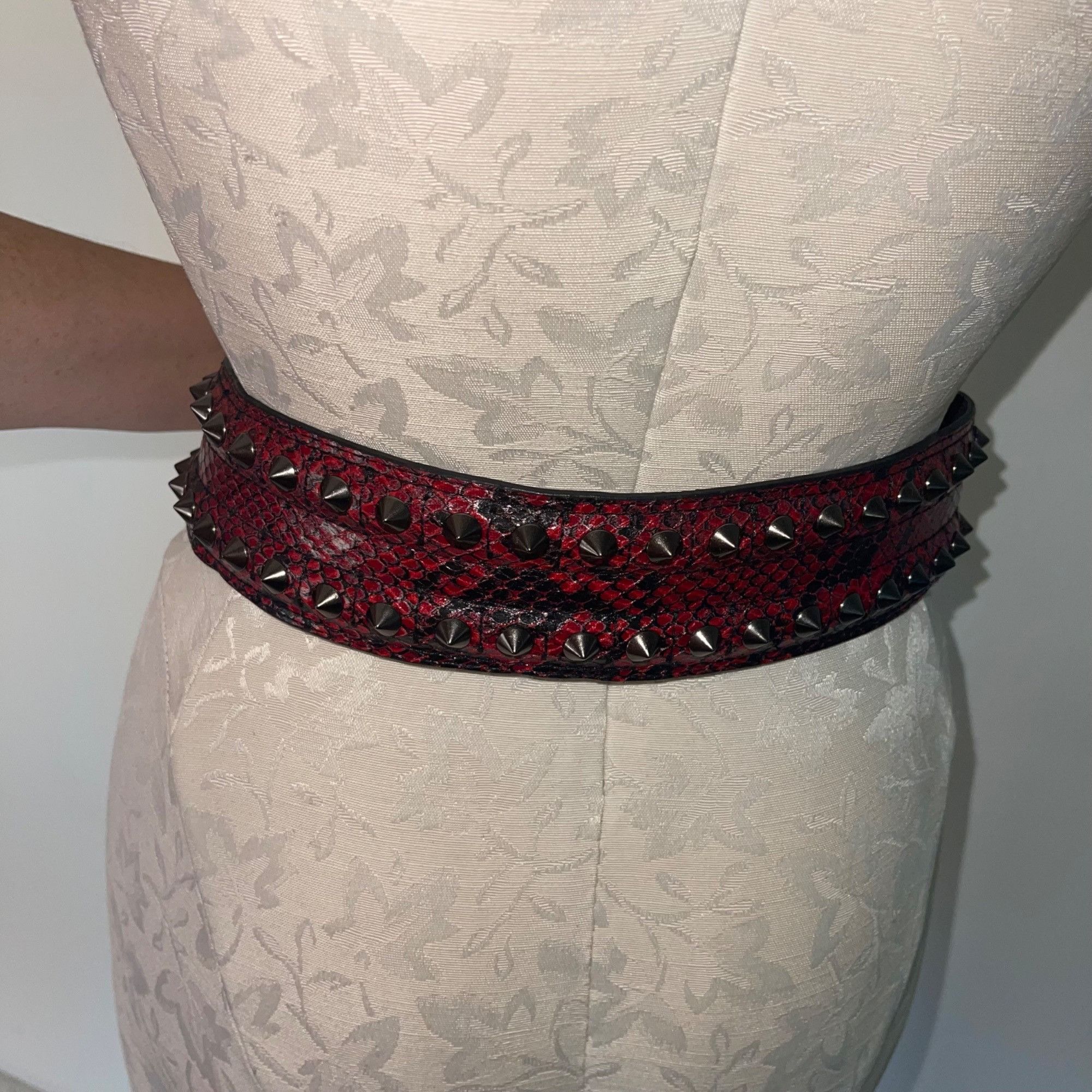 Other Bcbg Womens Belt Size Small Red Studded Snake Size ONE SIZE - 6 Thumbnail