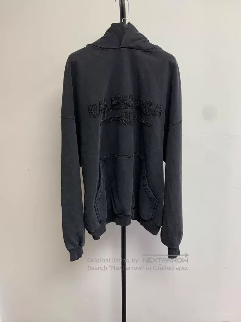 Balenciaga Balenciaga Solid Color Raglan Sleeve Hooded Zip-Up Sweatsh Size US S / EU 44-46 / 1 - 1 Thumbnail