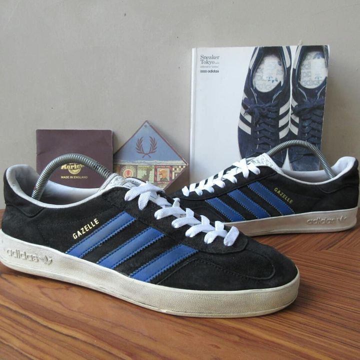 Adidas × Vintage Adidas Originals Gazelle Indoor Black Suede With blue line Size US 9 / EU 42 - 2 Thumbnail