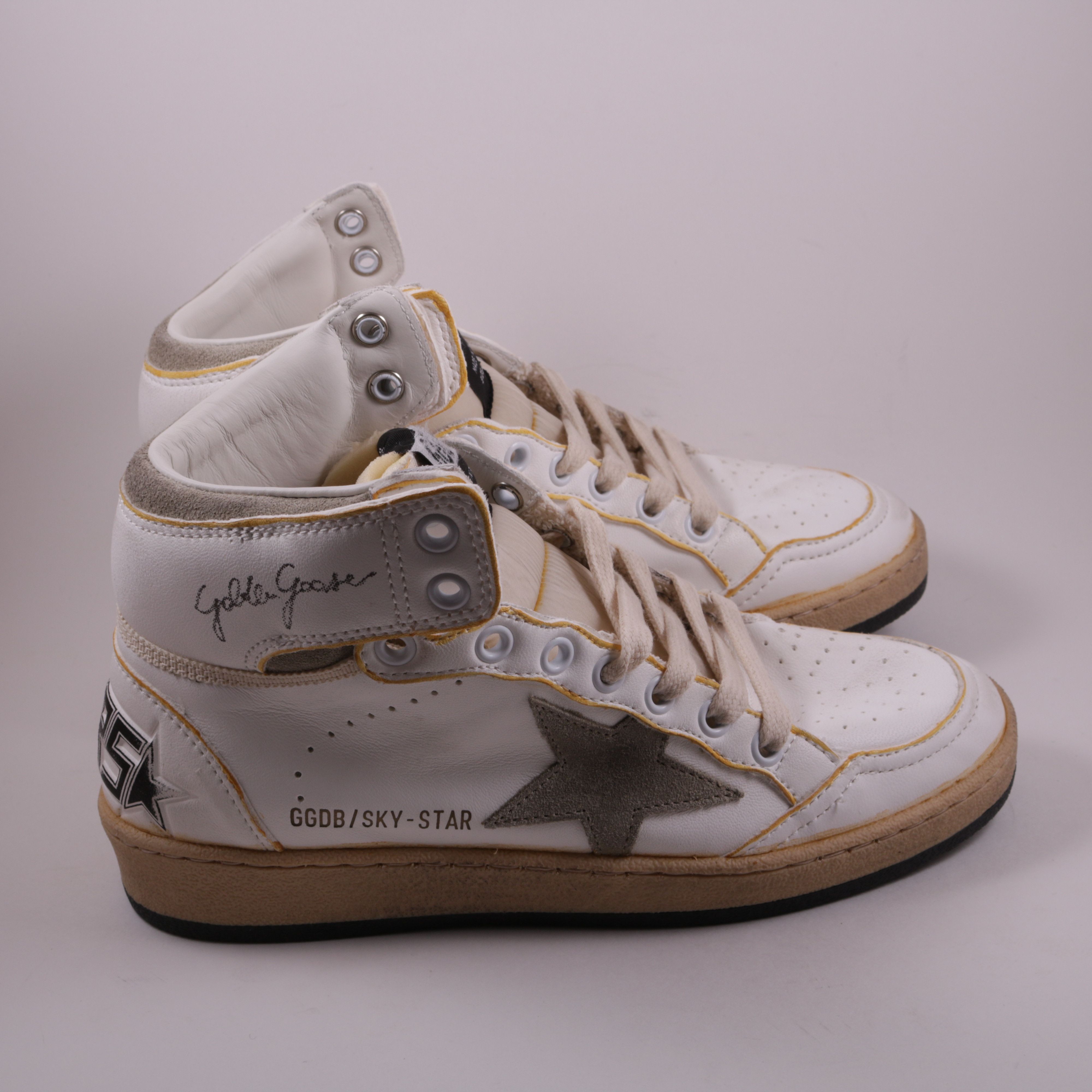 Golden Goose Golden Goose Deluxe Brand Sky Star Sneakers 35 5 Size US 5 / IT 35 - 3 Thumbnail