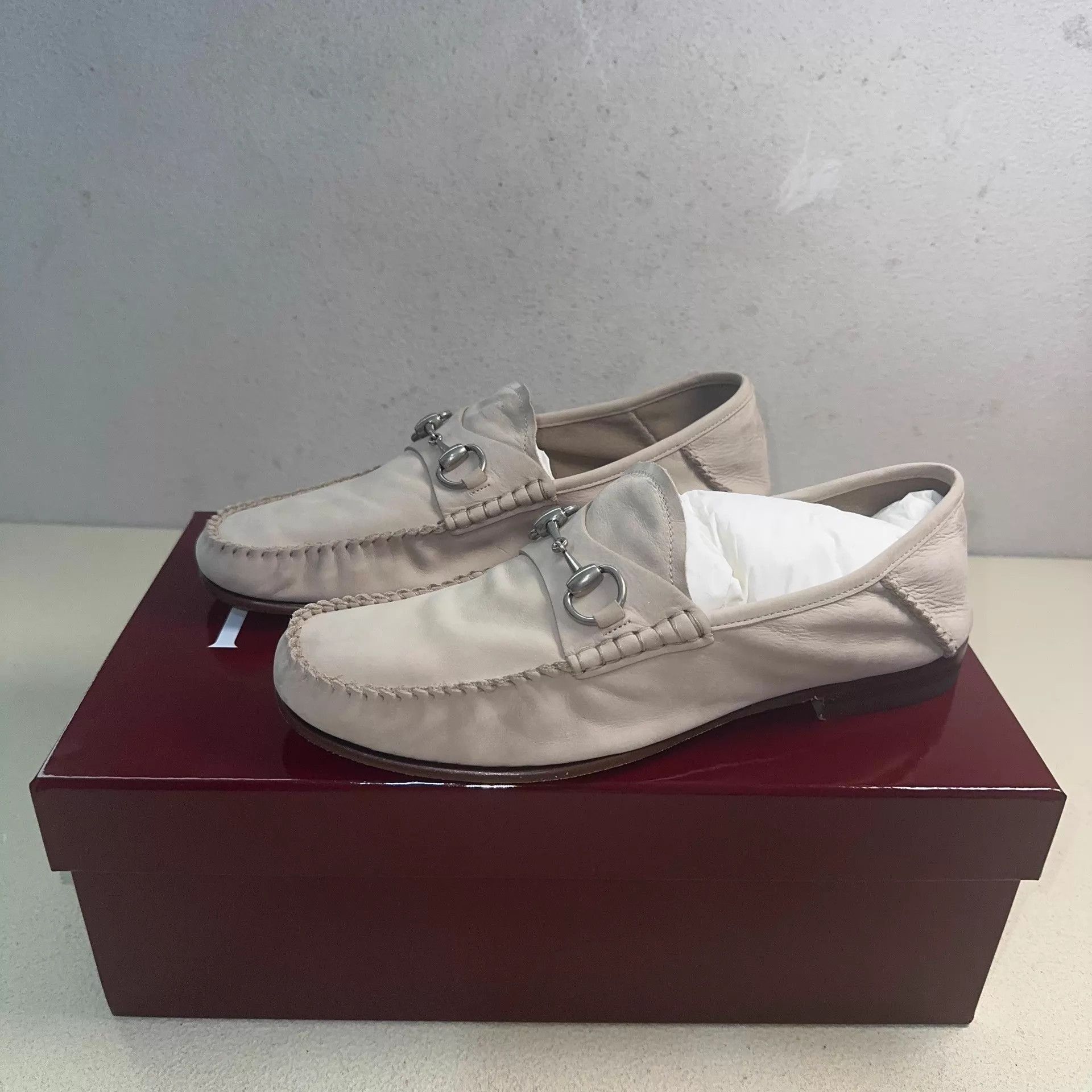 Gucci Beige Leather Slip-On Loafers Size 8 Size US 8 / EU 41 - 1 Thumbnail