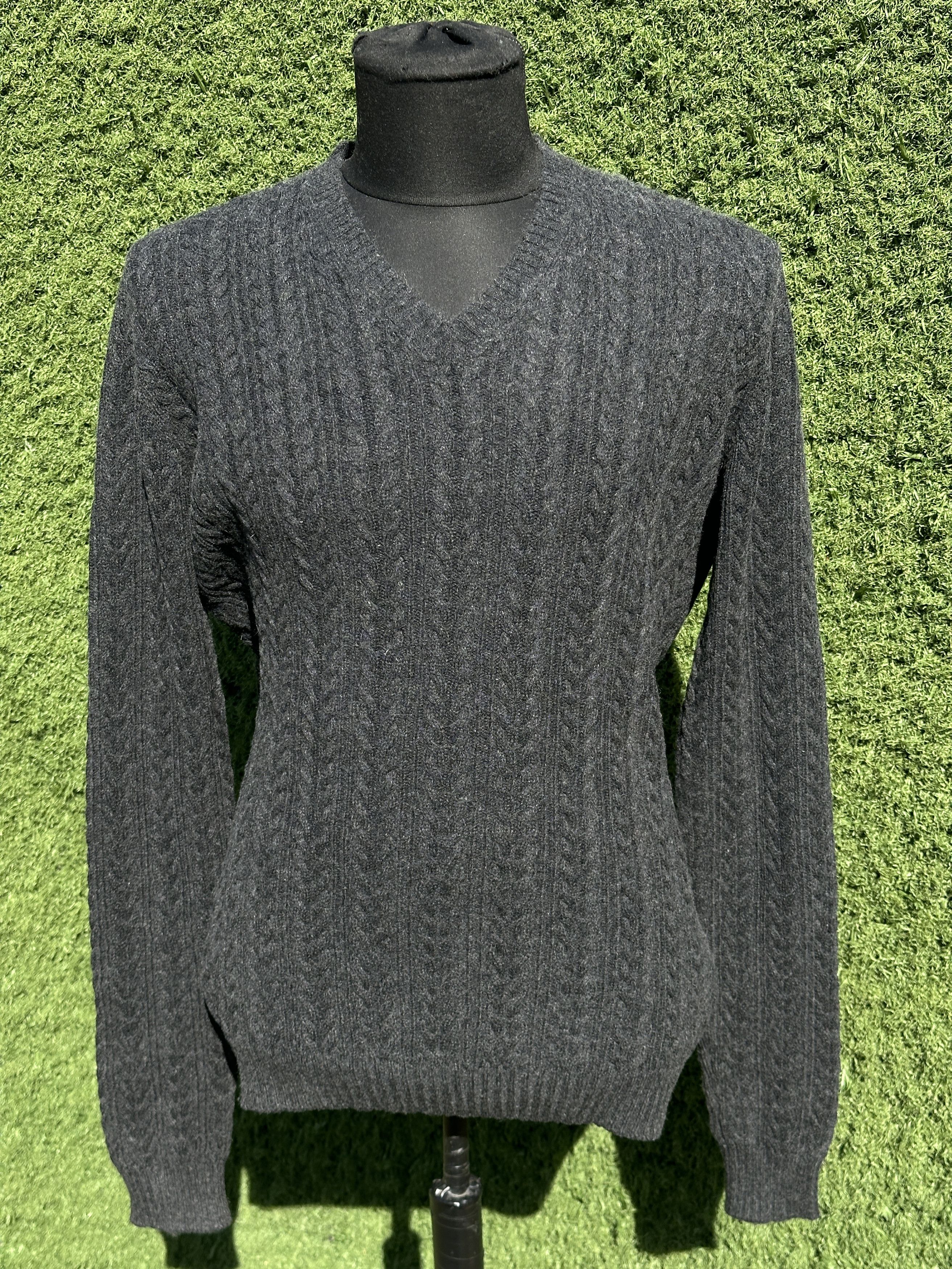 Prada Prada Wool Cashmere Knit V Neck Sweater Gray Size 52 IT Size US L / EU 52-54 / 3 - 6 Thumbnail