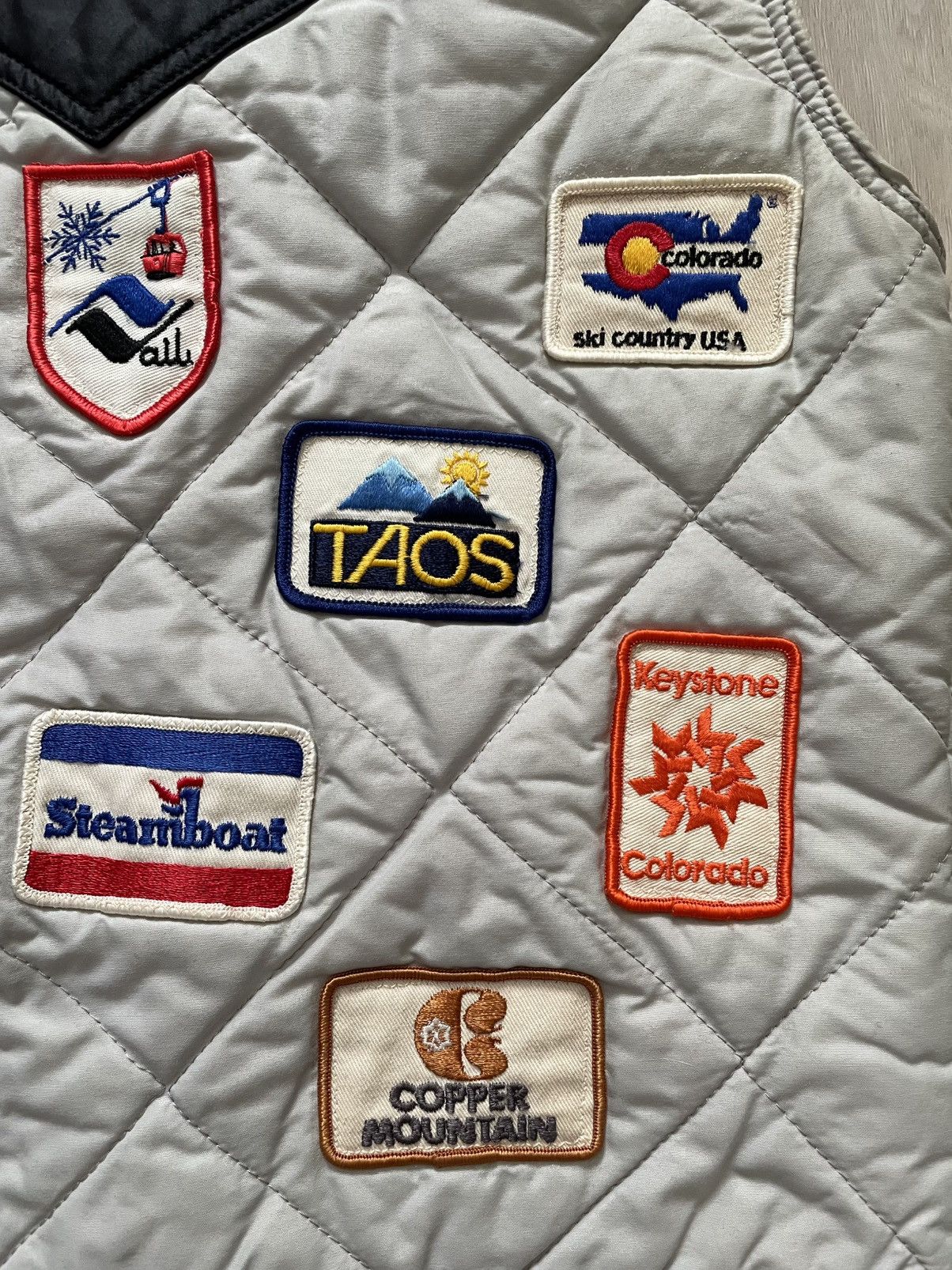 Vintage Vintage 80s Henri Charles Colsenet Ski Vest W 16 Patches MD Size M / US 6-8 / IT 42-44 - 3 Thumbnail