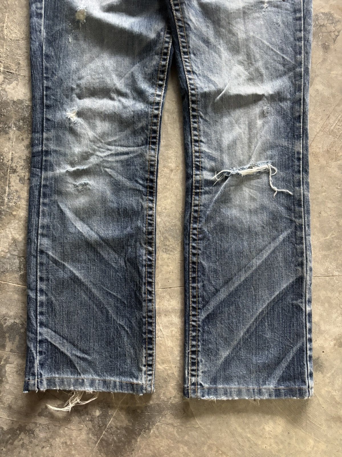 Japanese Brand LOLITA RARE YOSHITOMO NARA ANGRY PRINCESS DISTRESSED DENIM Size US 31 - 15 Thumbnail