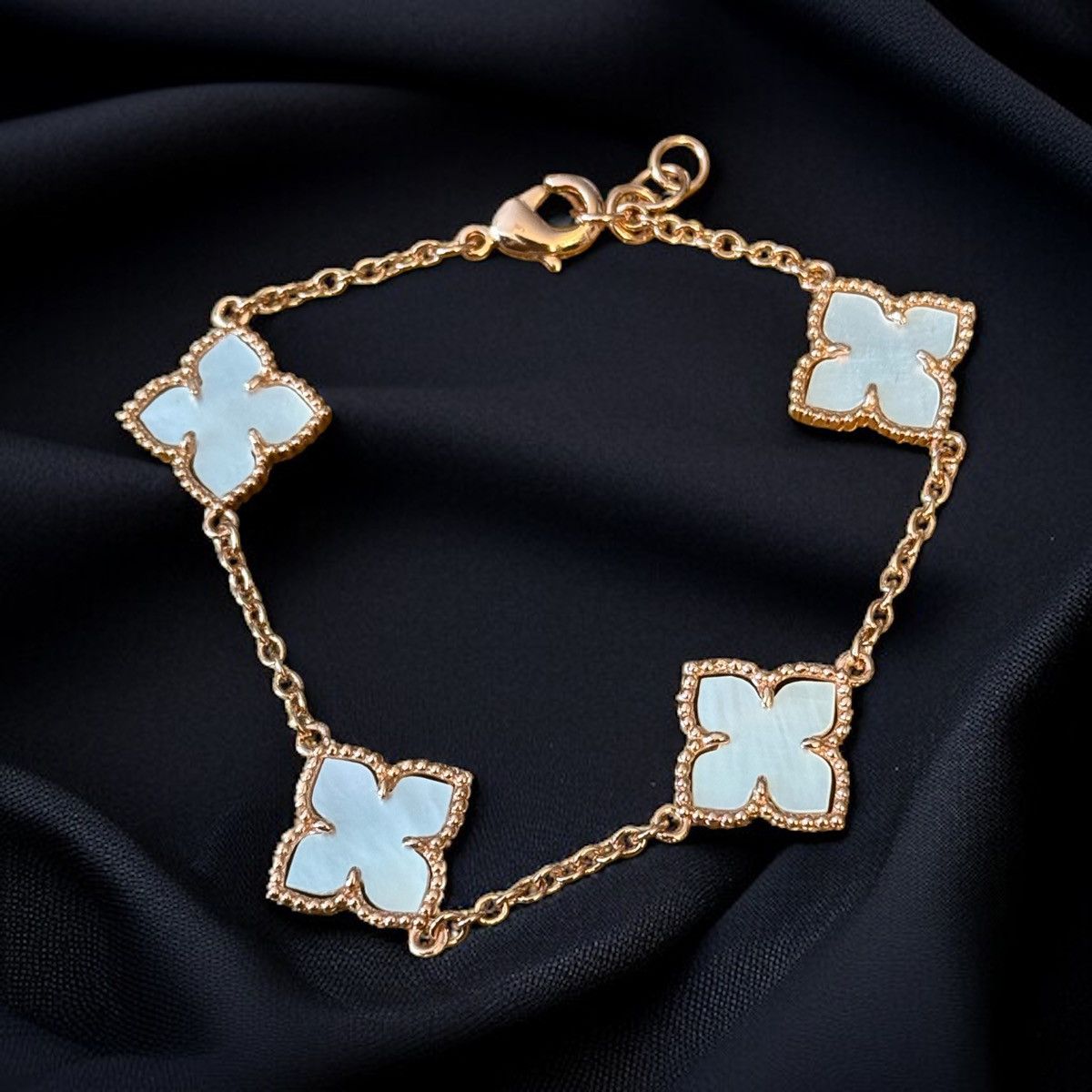 Other Rose gold station mother of pearl inlay clover bracelet Size ONE SIZE - 1 Thumbnail