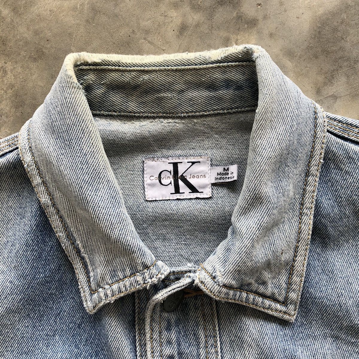 Calvin Klein CKJ Calvin Klein Jeans Distressed Denim Jacket Size US M / EU 48-50 / 2 - 11 Thumbnail