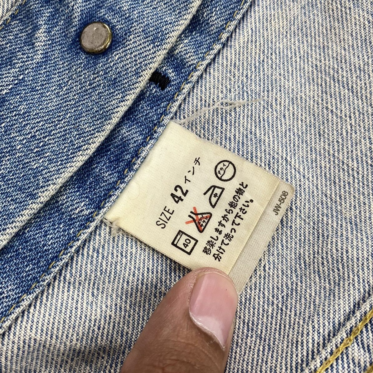 Levi's Vintage Clothing 2000s Vintage Levis 71557 Distressed #J30 Japan Denim Jacket Size US M / EU 48-50 / 2 - 9 Thumbnail