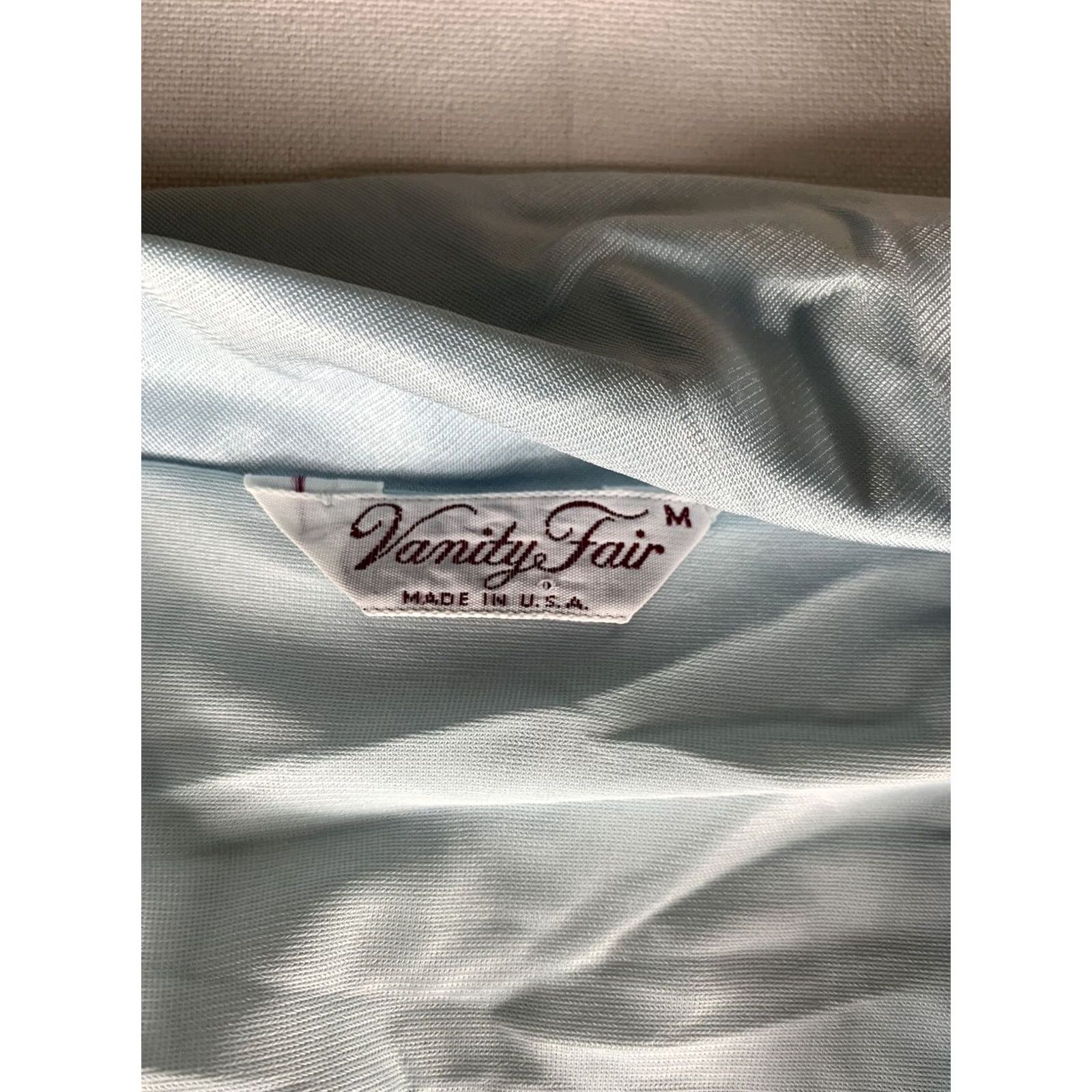 Victoria's Secret VTG VANITY FAIR NIGHT GOWN WOMENS MEDIUM BLUE BUTTON UP MADE IN USA NYLON Size ONE SIZE - 4 Thumbnail