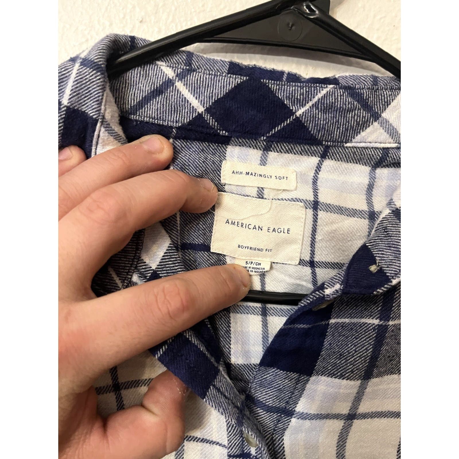 American Eagle Outfitters American Eagle Shirt Womens S Boyfriend Fit Button Up Blue Plaid Ahh Mazi Size S / US 4 / IT 40 - 2 Thumbnail
