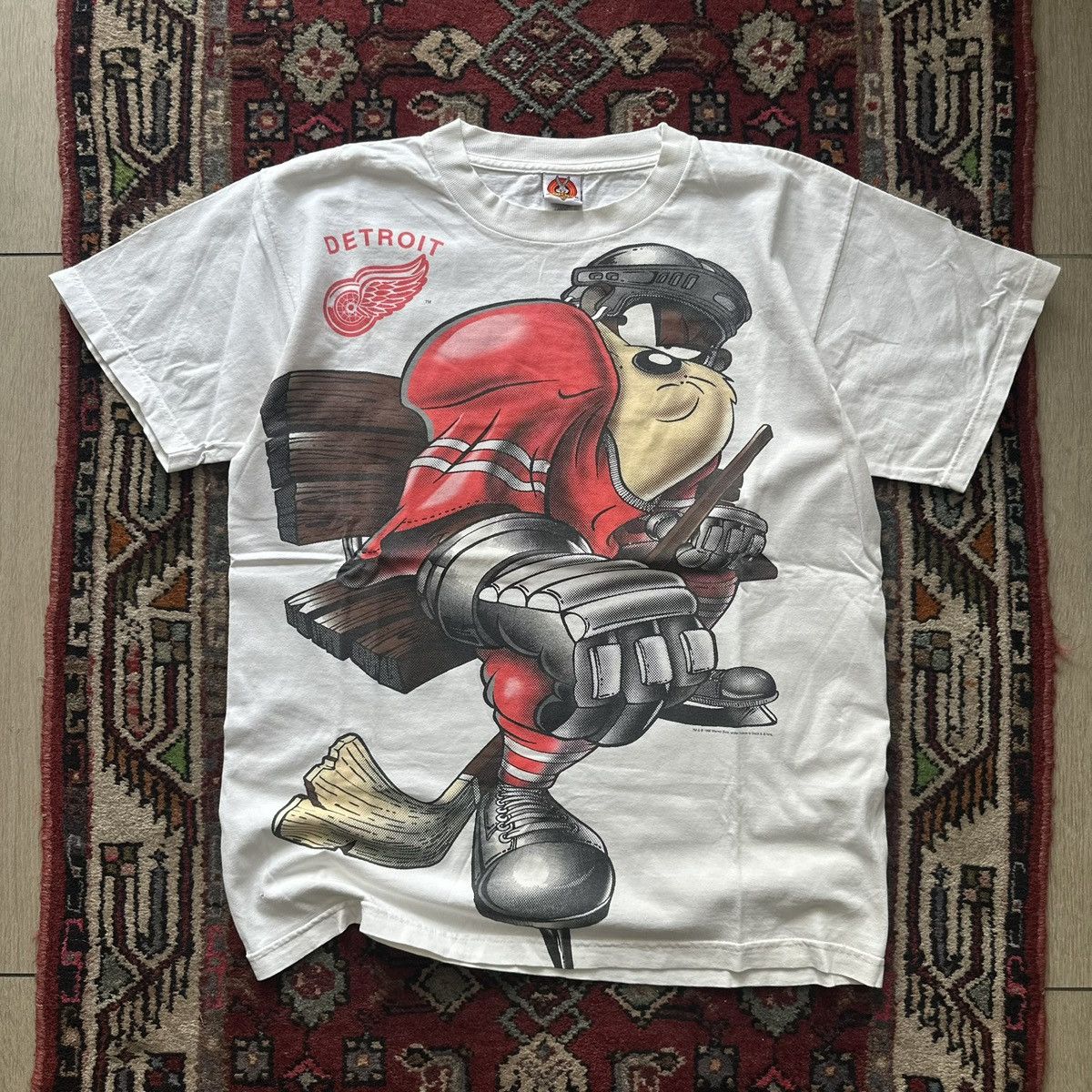 Vintage Vintage 1997 Taz Detroit Red Wings NHL Graphic Tee Size L Size US L / EU 52-54 / 3 - 1 Thumbnail