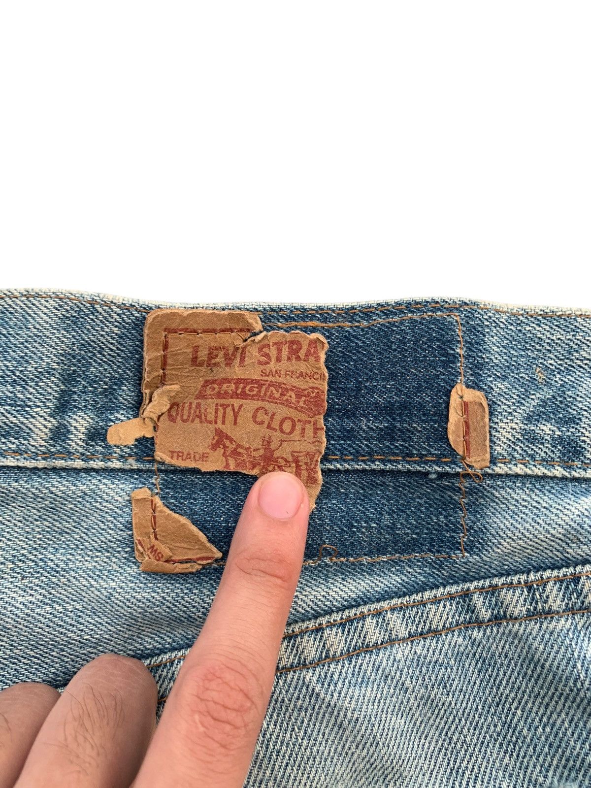 Levi's VINTAGE LEVI'S BIG E 502 TRASHER SELVEDGE DISTRESSED DENIM Size US 31 - 12 Thumbnail