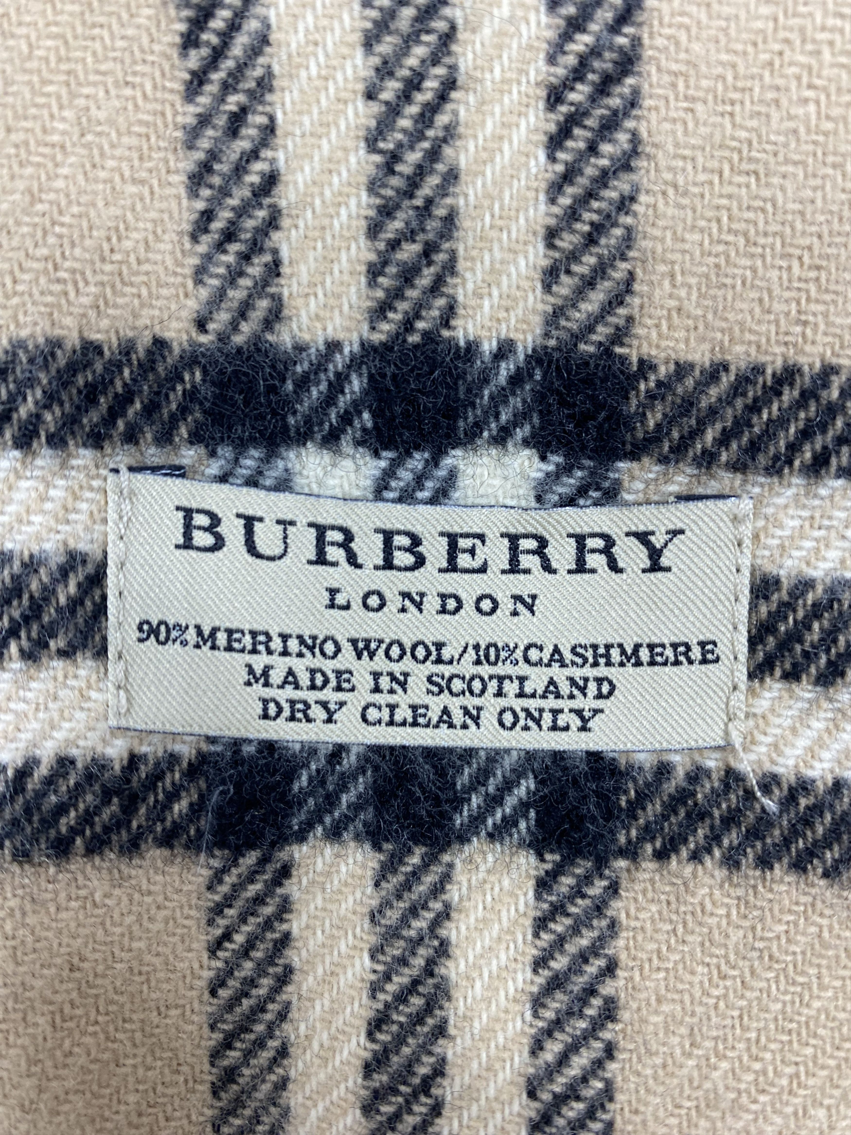 Burberry Vintage Burberry Scarf / Muffler Neckwear PM0066 Size ONE SIZE - 7 Thumbnail