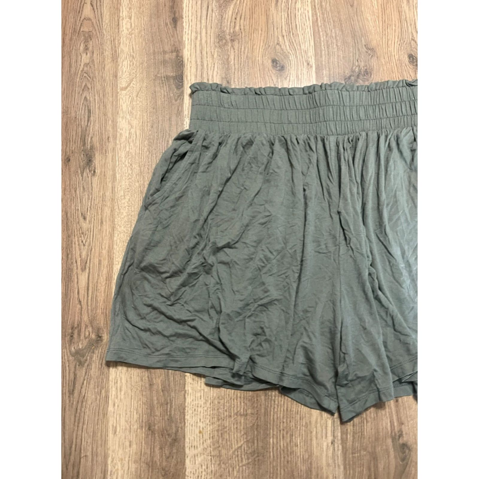 Vintage Terra & Sky Shorts Women's 0X Green Pull On Side Pockets Casual Regular Inseam 5.5 in Size 40" / US 18 - 3 Thumbnail