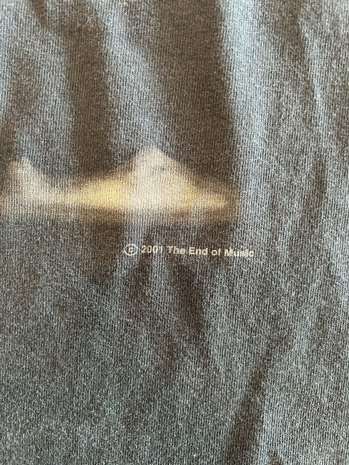 Vintage Vintage 2001 Kurt Cobain Nirvana Tee Size US M / EU 48-50 / 2 - 2 Thumbnail