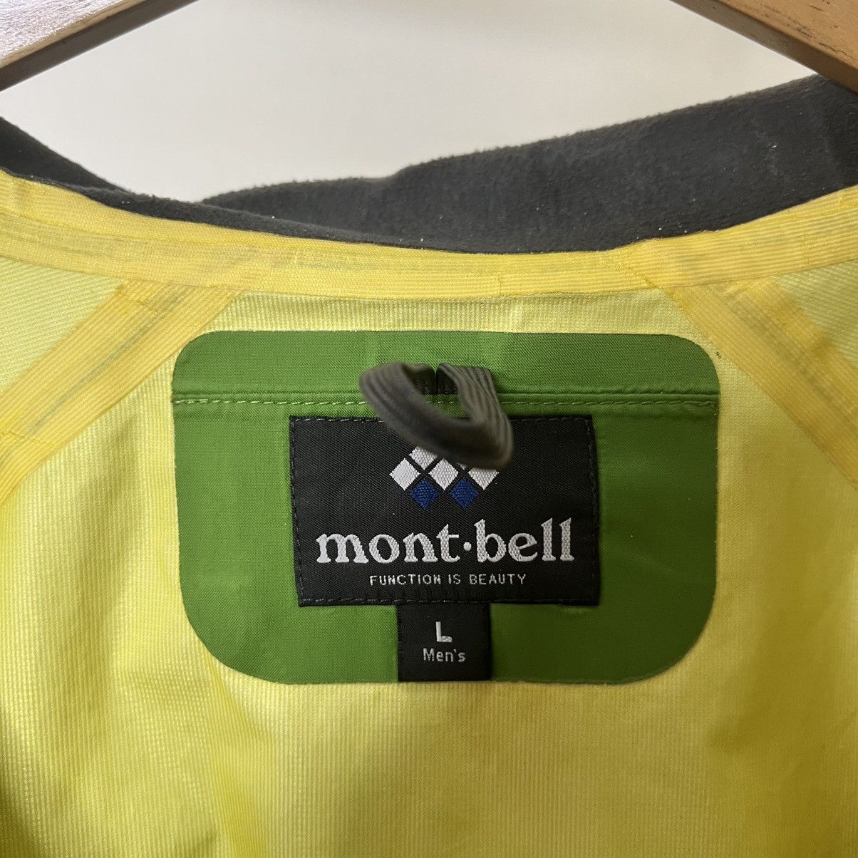 Montbell Montbell Outdoor Rain Hiker Waterproof Mountain Parka Jacket Size US L / EU 52-54 / 3 - 14 Thumbnail