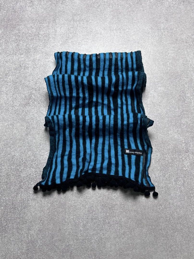 Issey Miyake × Vintage Vintage Issey Miyake Striped Scarf Os Size ONE SIZE - 1 Thumbnail