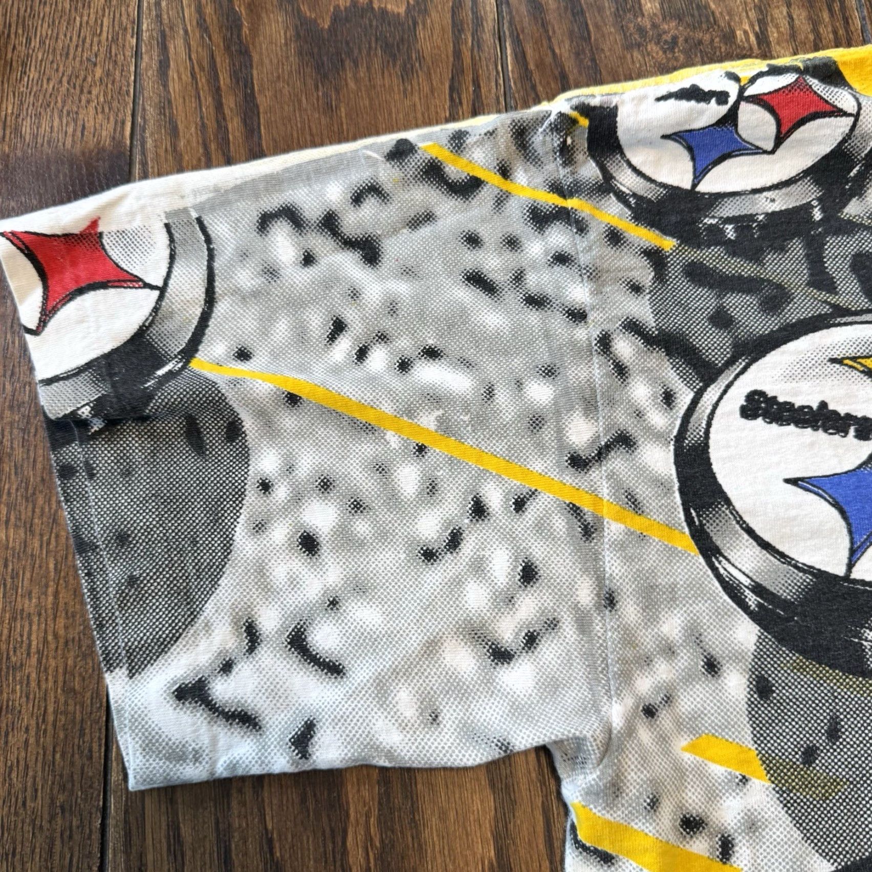 Gloverall VINTAGE Pittsburgh Steelers Magic Johnson T’s T Shirt Mens Large All Over Print Size US L / EU 52-54 / 3 - 3 Thumbnail