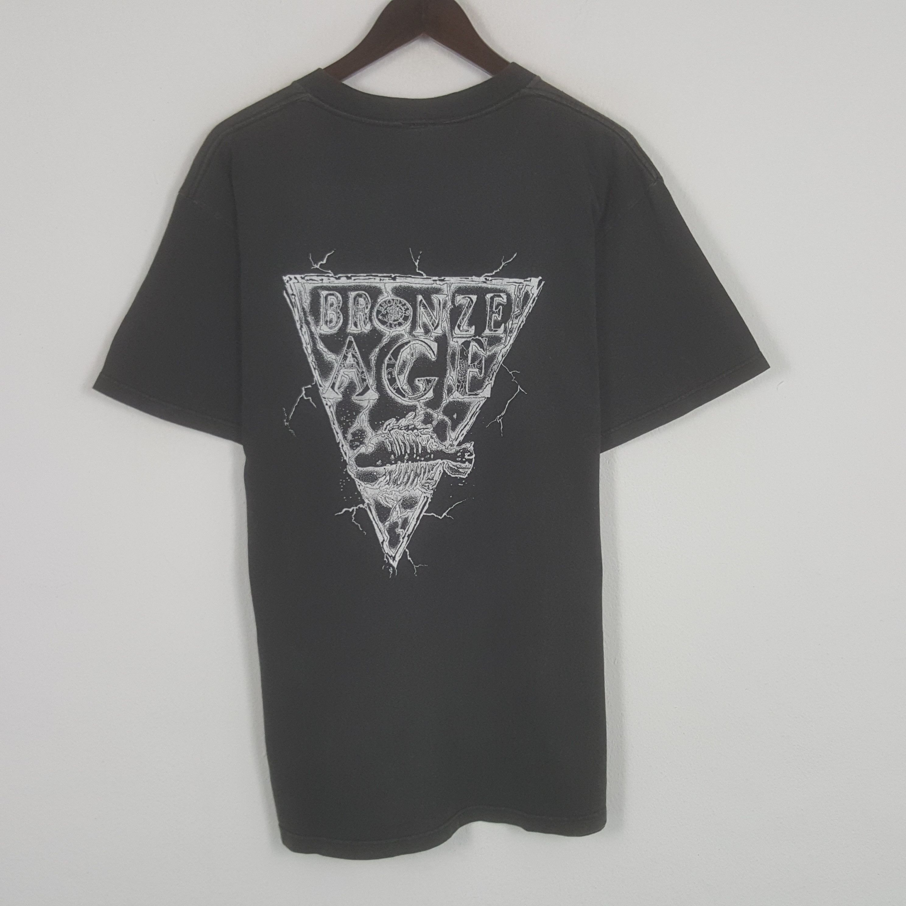 Vintage Vintage Bronze Age Tshirt Size US L / EU 52-54 / 3 - 1 Thumbnail