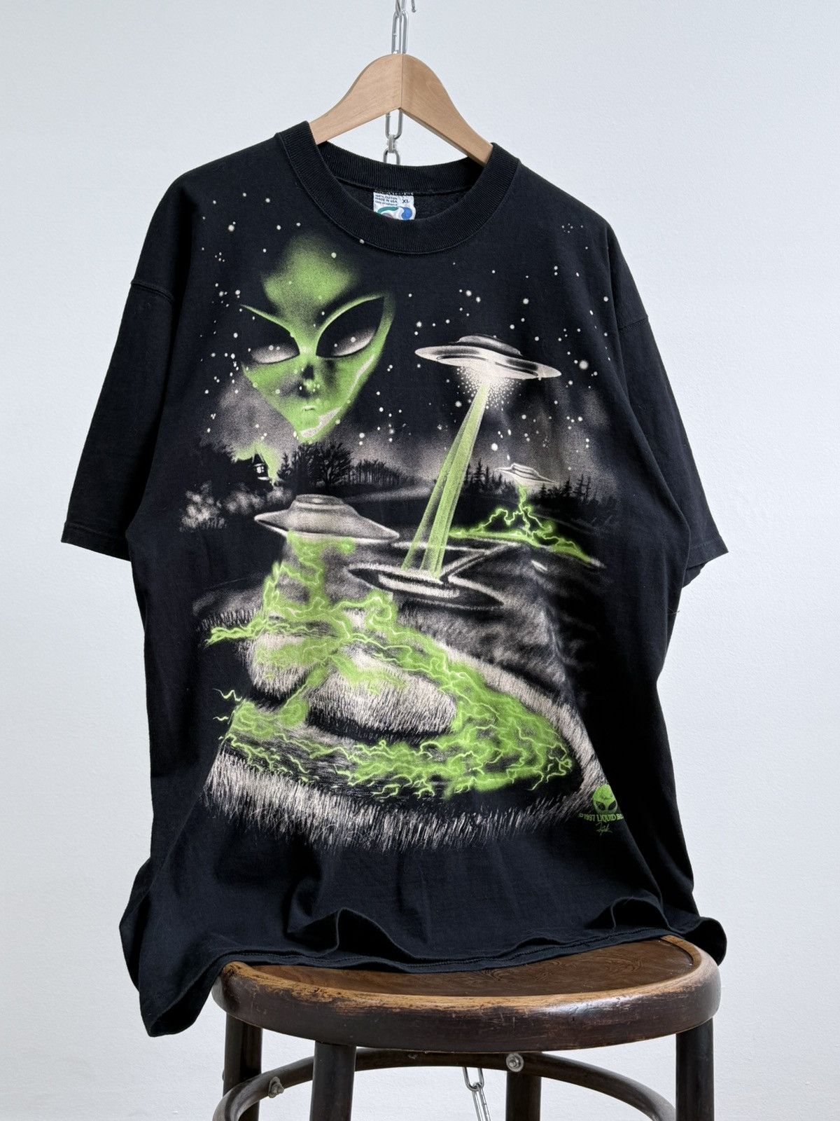 Liquid Blue Vintage 1997 Liquid Blue Alien UFO Graphic AOP T-Shirt Size US XL / EU 56 / 4 - 1 Thumbnail