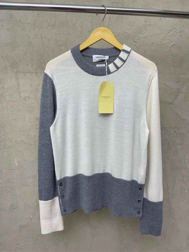 Thom Browne Thom browne Beige gray stitching neckline four-striped wool Size US M / EU 48-50 / 2 - 1 Thumbnail