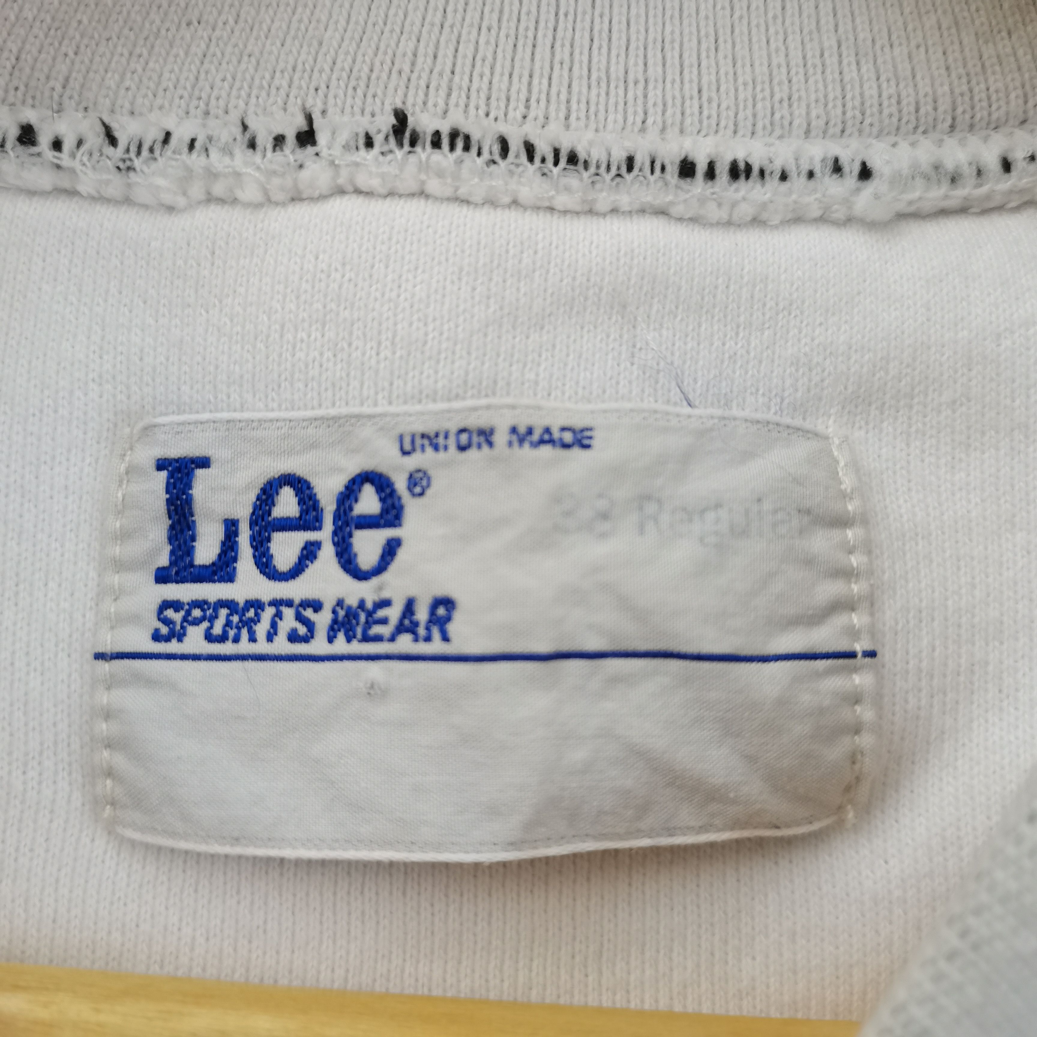 Lee × Vintage Vintage 90s LEE Sportwear Union Made White Sweatshirt Size US L / EU 52-54 / 3 - 13 Thumbnail