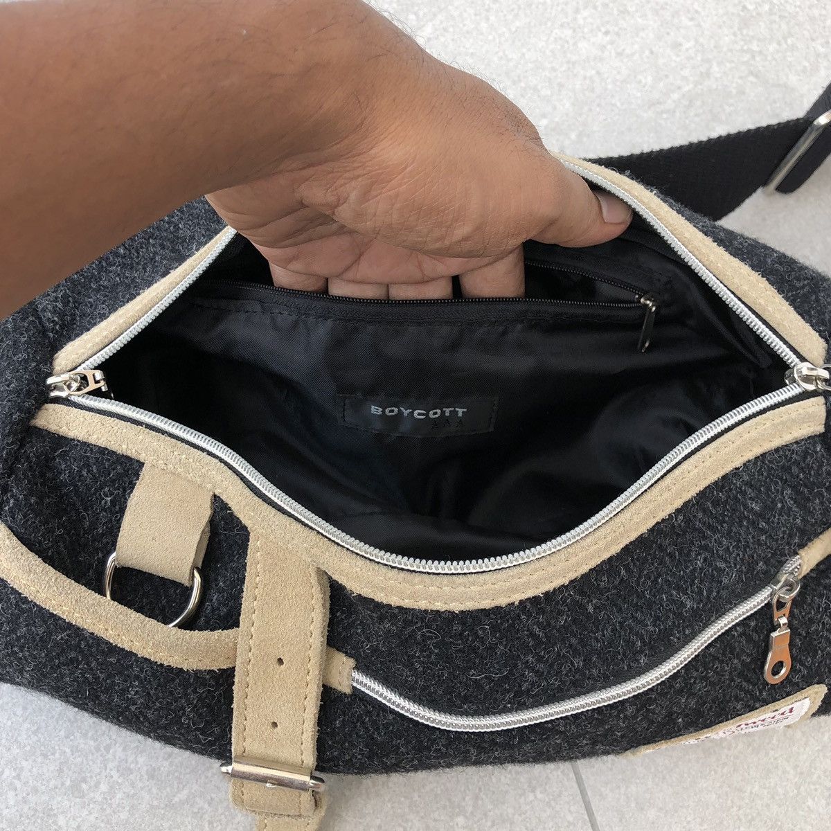 Boycott Boycott x Harris Tweed Mix Leather Wool Cross Body Bag Size ONE SIZE - 12 Thumbnail