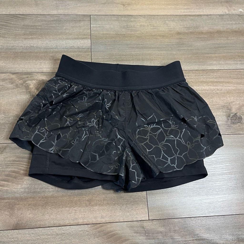 Lululemon Lululemon Black Floral Athletic Workout Shorts Women 6 Size 28" / US 6 / IT 42 - 3 Thumbnail