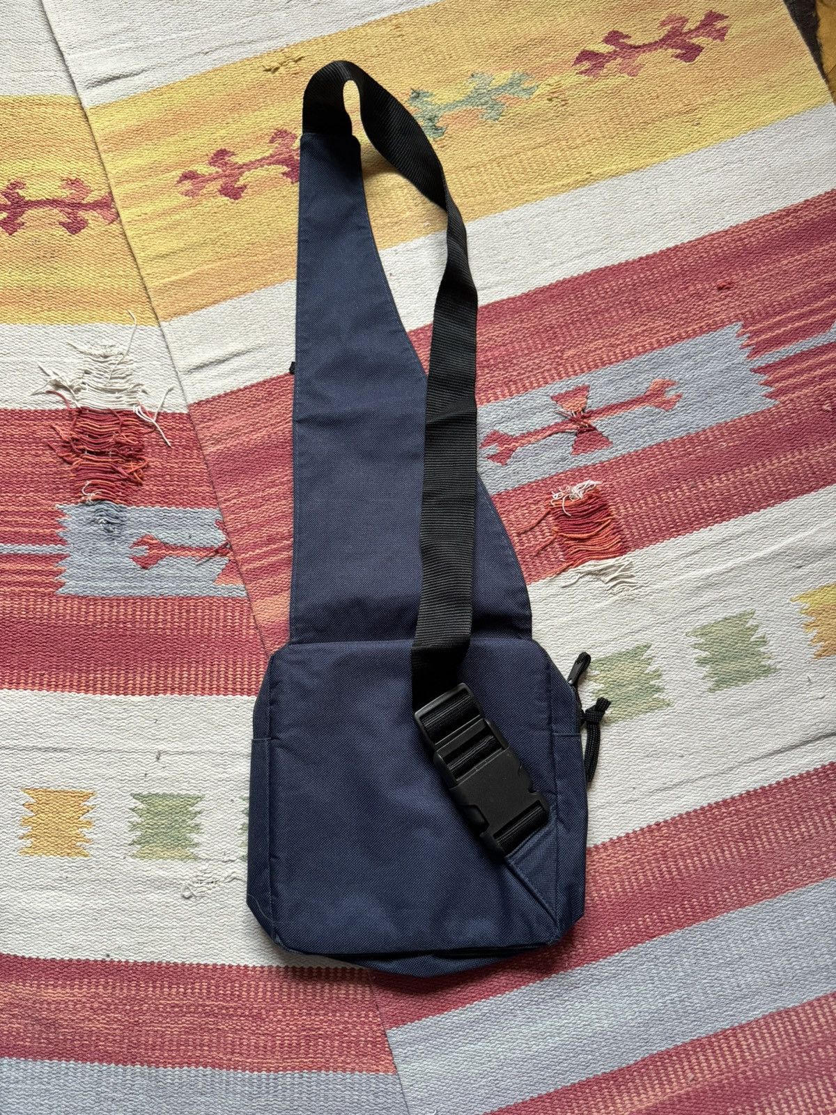 Vintage Vintage 90’s C-Bag y2k Navy Outdoor Shoulder Bag Size ONE SIZE - 4 Thumbnail